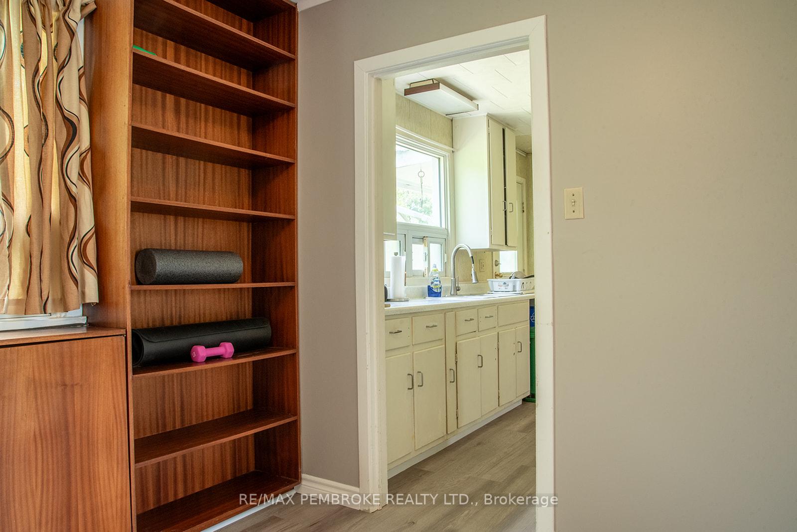 Photo 10 of 92 Algonquin Street, Deep River — HOMEH