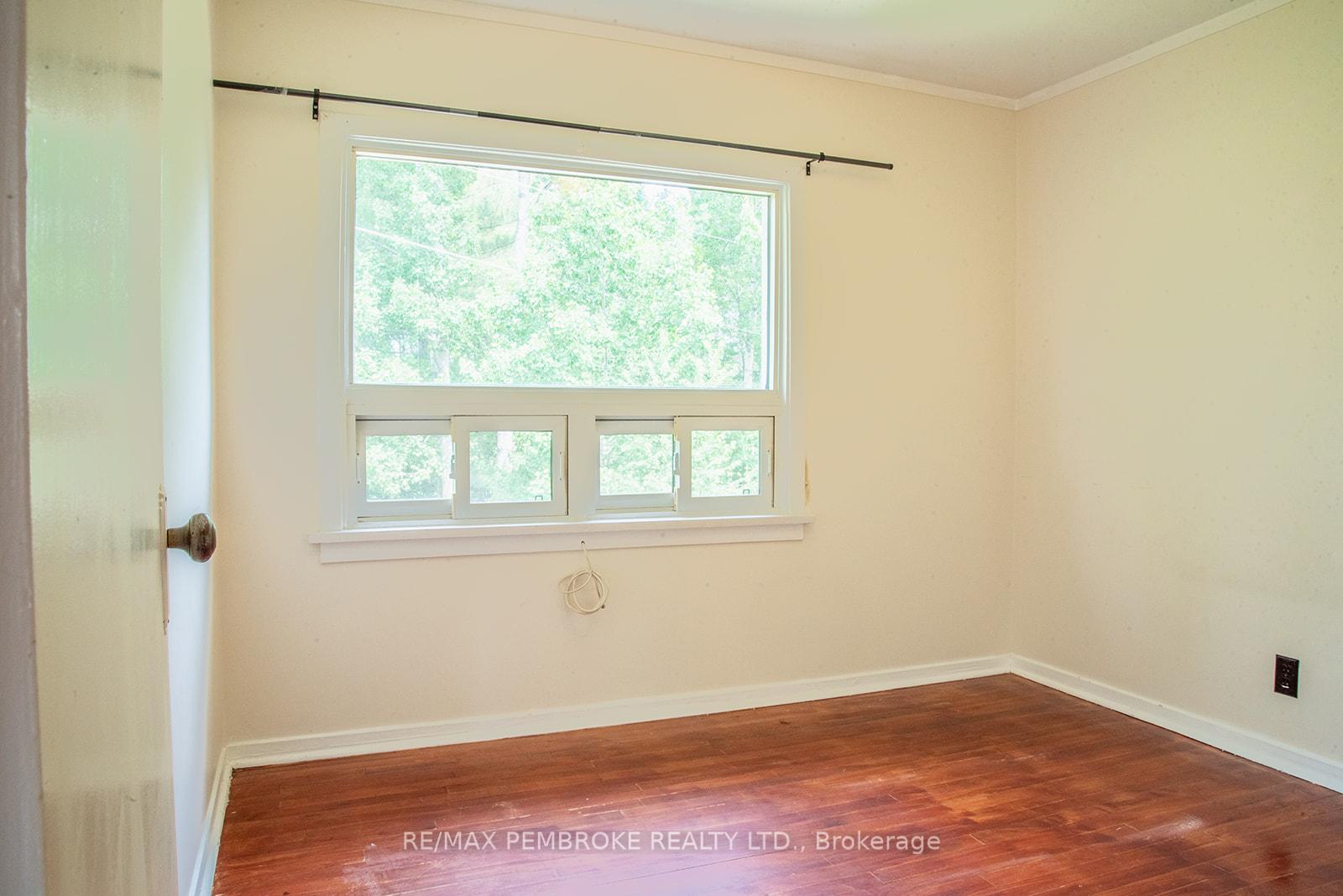 Photo 22 of 92 Algonquin Street, Deep River — HOMEH