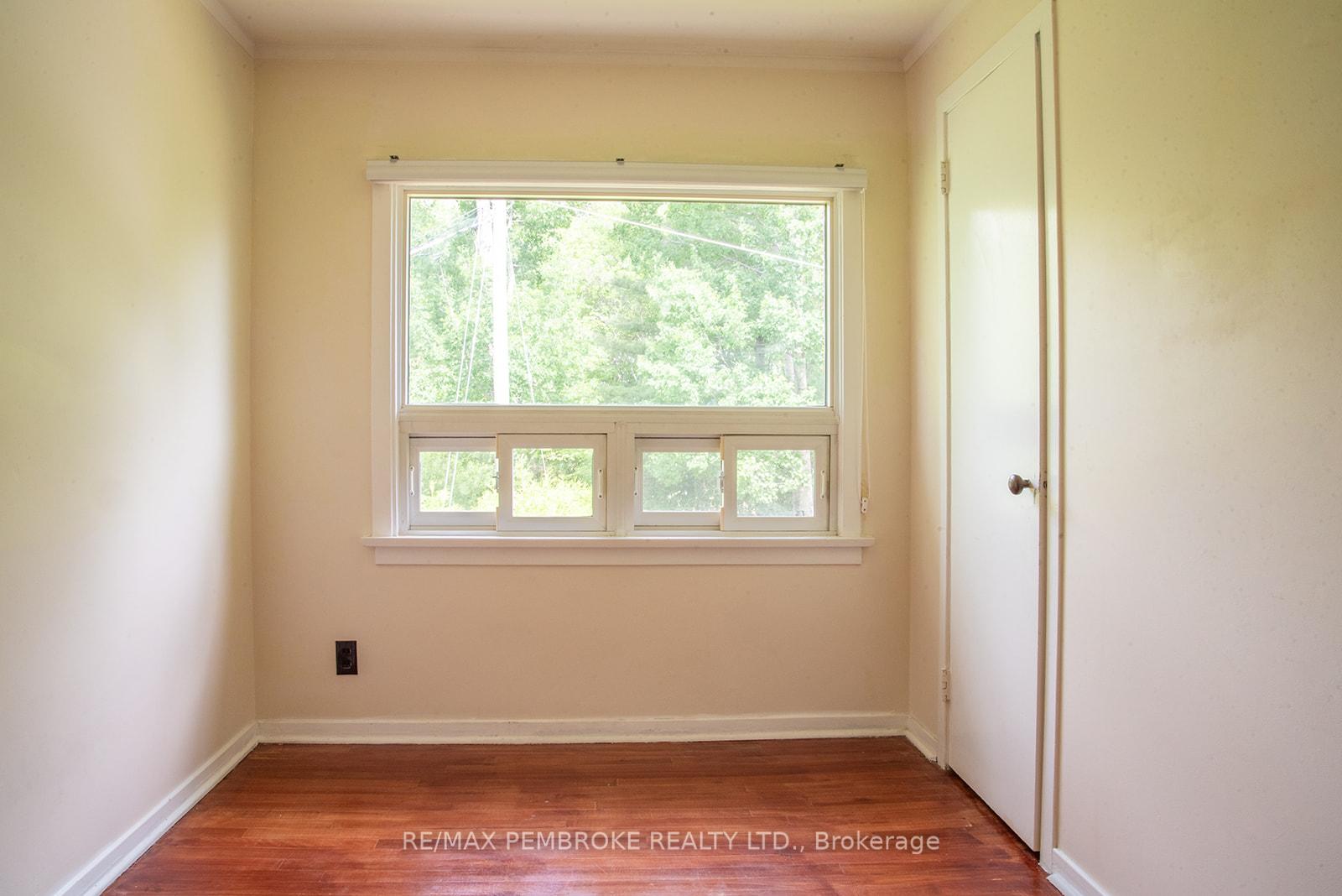 Photo 23 of 92 Algonquin Street, Deep River — HOMEH