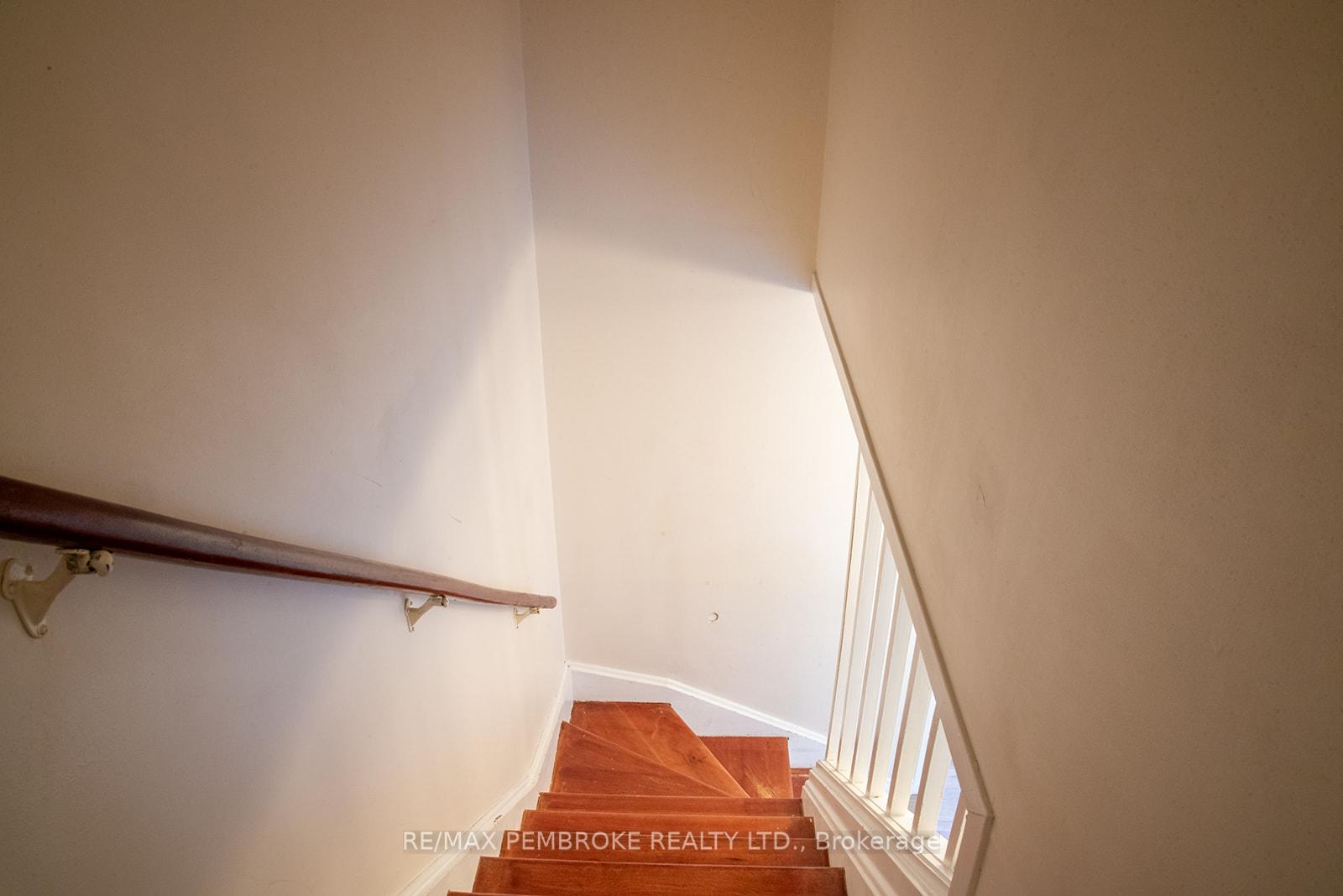 Photo 25 of 92 Algonquin Street, Deep River — HOMEH