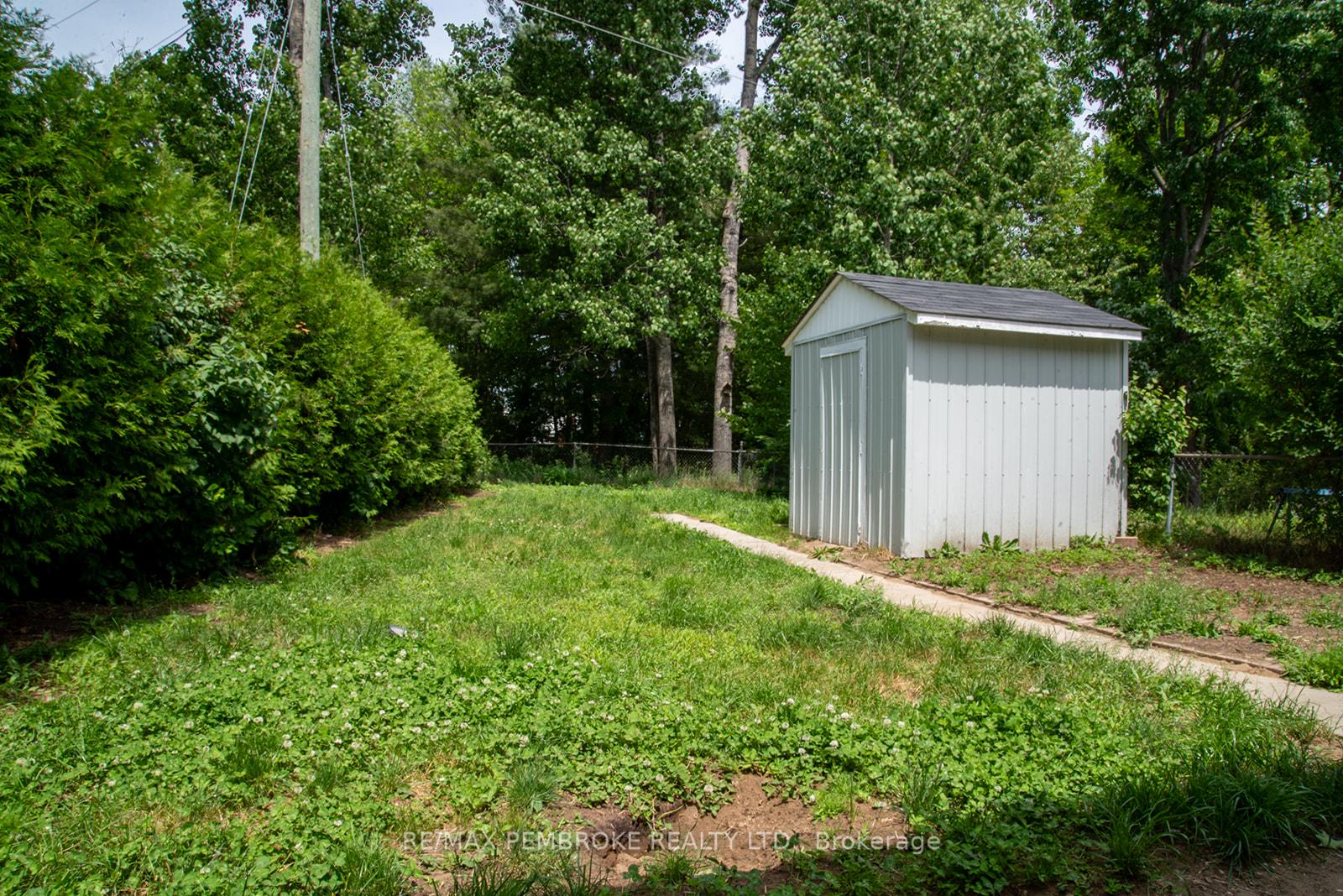 Photo 30 of 92 Algonquin Street, Deep River — HOMEH
