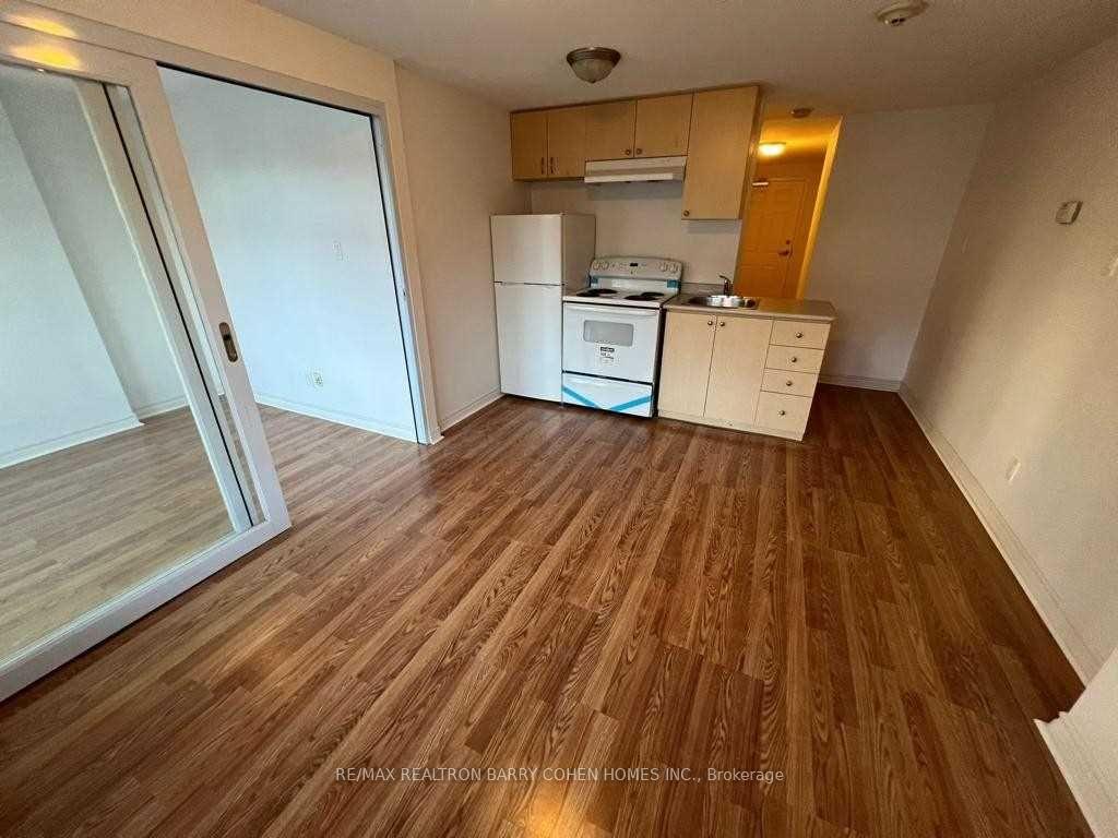 Photo 4 of Unit 204, 15 Maplewood Avenue, Toronto, Humewood-Cedarvale — HOMEH