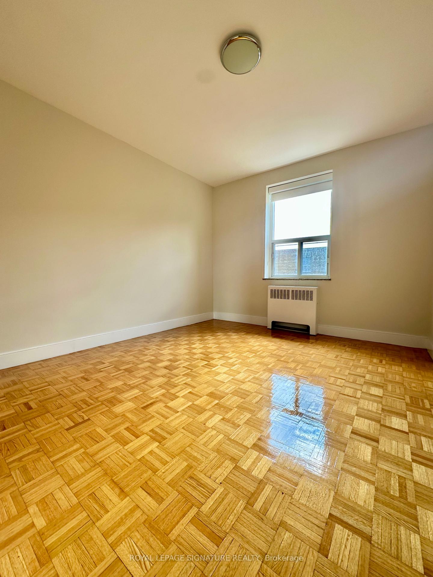 Photo 8 of Unit 405, 1291 Bayview Avenue, Toronto, Leaside — HOMEH