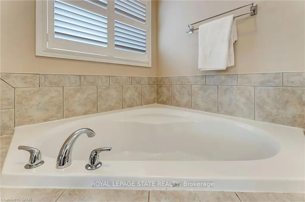 Photo 28 of 188 Blue Mountain Drive, Hamilton, Stoney Creek — HOMEH