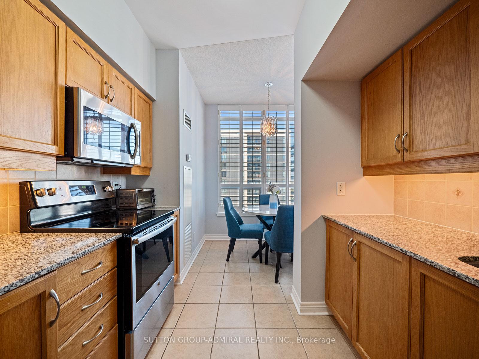 Photo 4 of Unit 1412, 50 Disera Drive, Vaughan, Beverley Glen — HOMEH