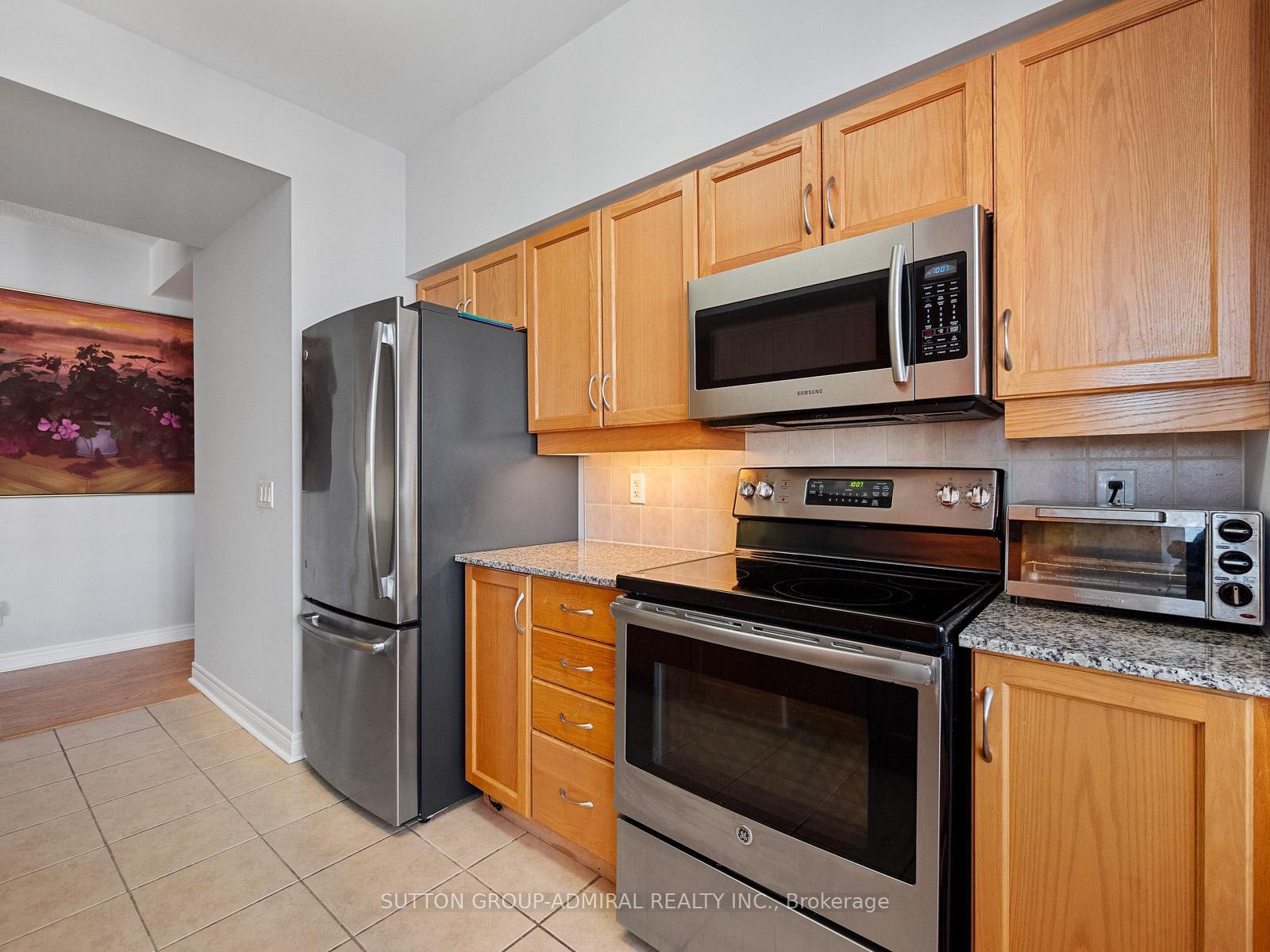 Photo 6 of Unit 1412, 50 Disera Drive, Vaughan, Beverley Glen — HOMEH