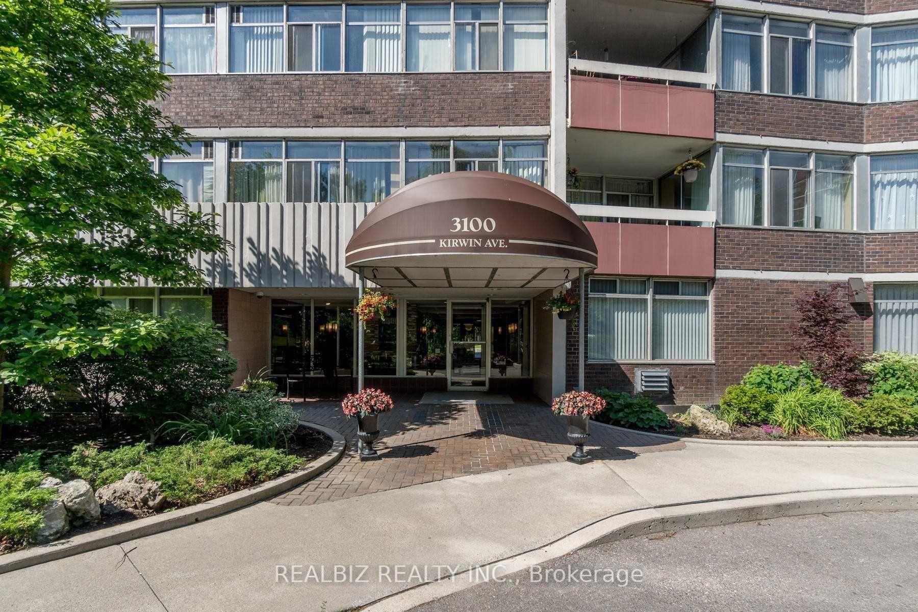 Front of Unit 405, 3100 Kirwin Avenue
