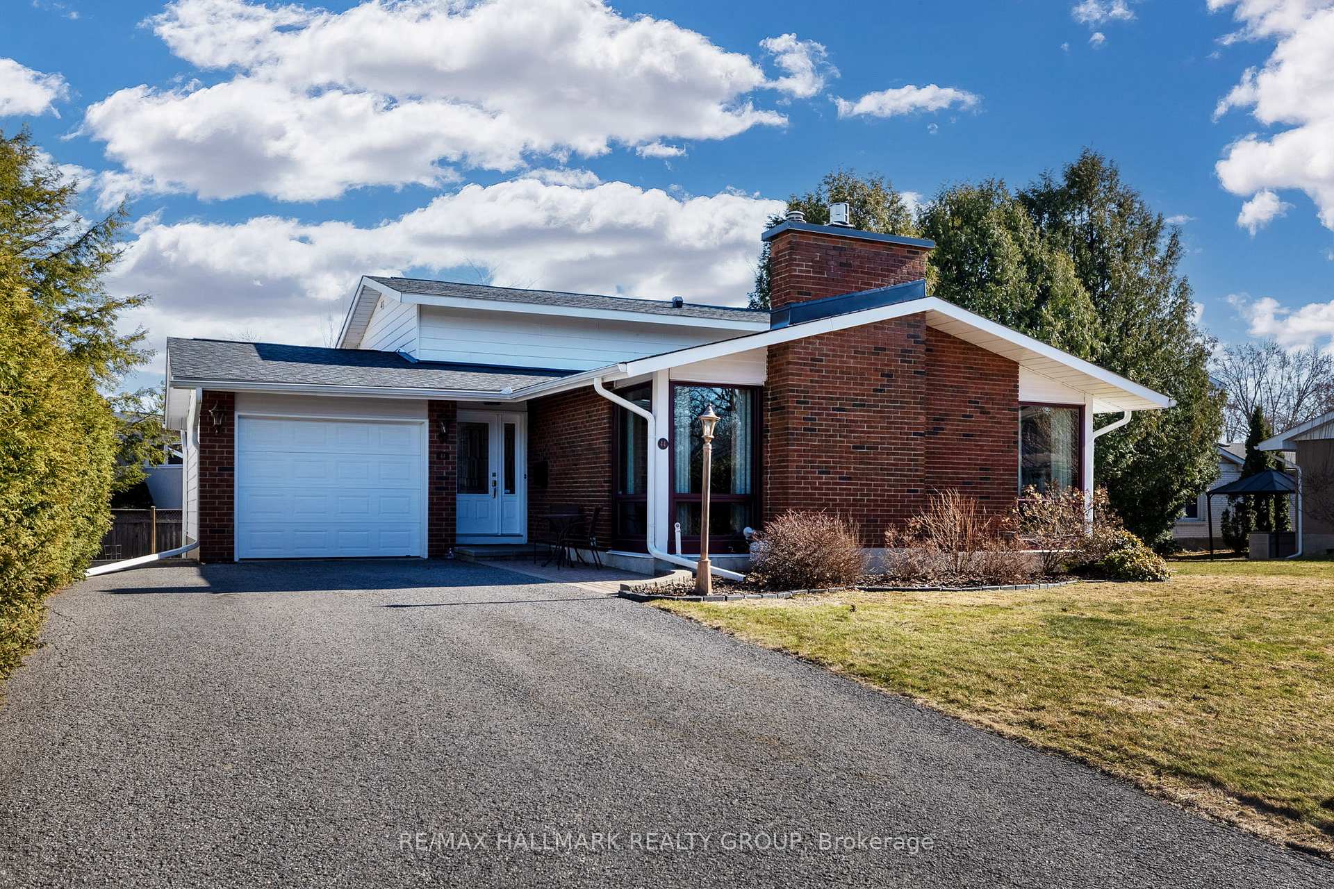 Photo 1 of 44 Seymour Avenue, Ottawa, Borden Farm/Stewart Farm/Carleton Heights/Parkwood Hills — HOMEH