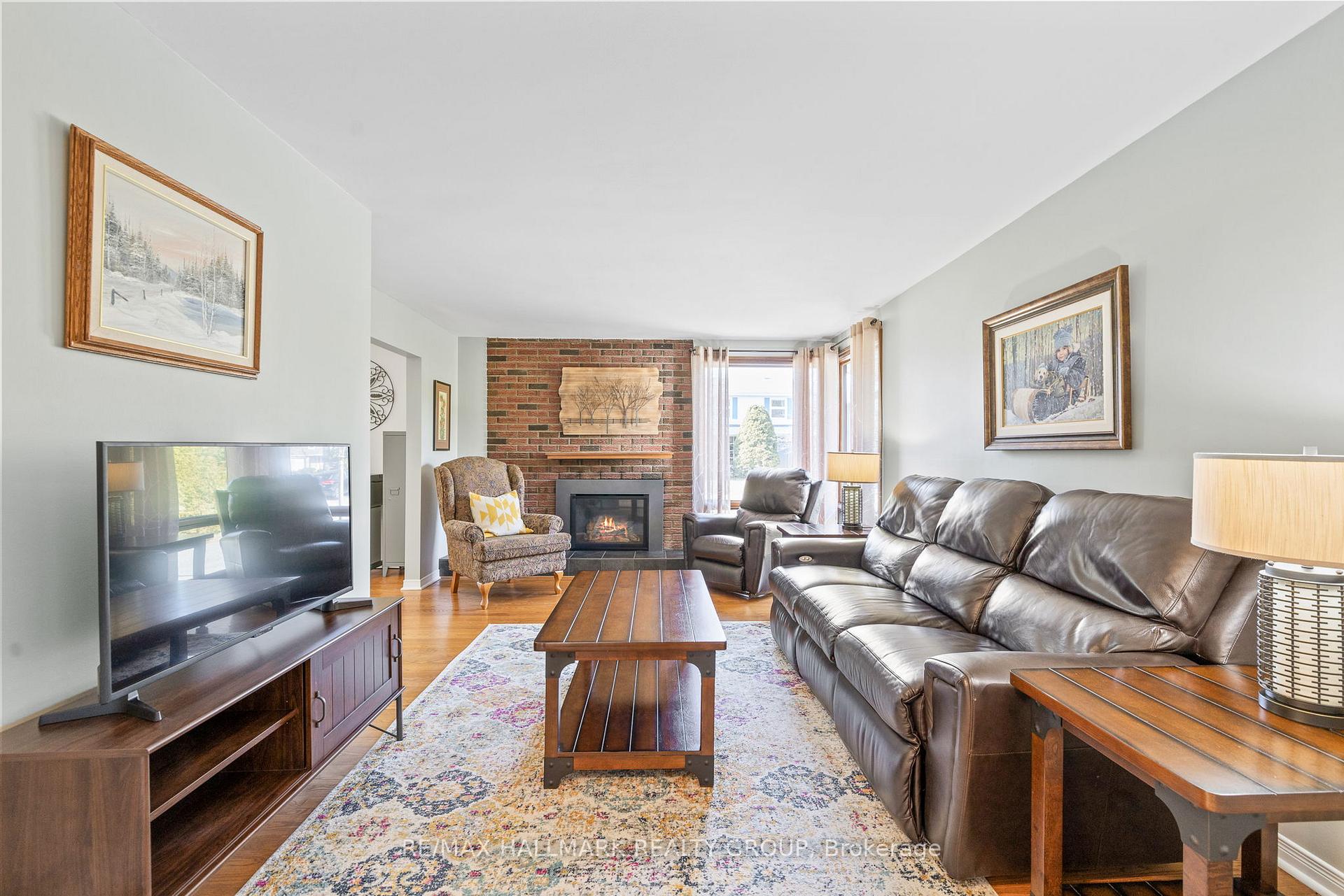 Photo 3 of 44 Seymour Avenue, Ottawa, Borden Farm/Stewart Farm/Carleton Heights/Parkwood Hills — HOMEH