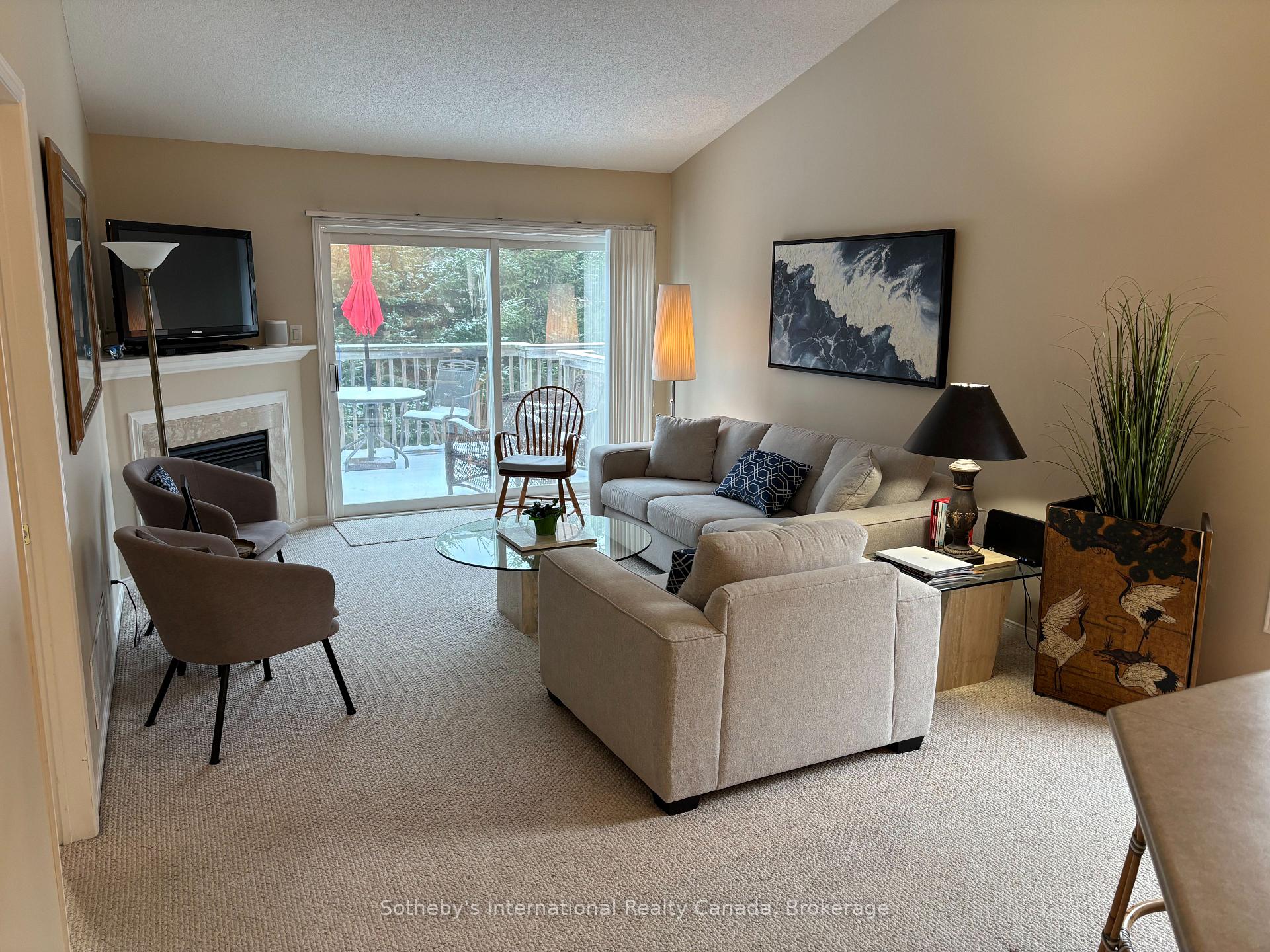 Photo 9 of 64 Green Briar Drive, Collingwood — HOMEH