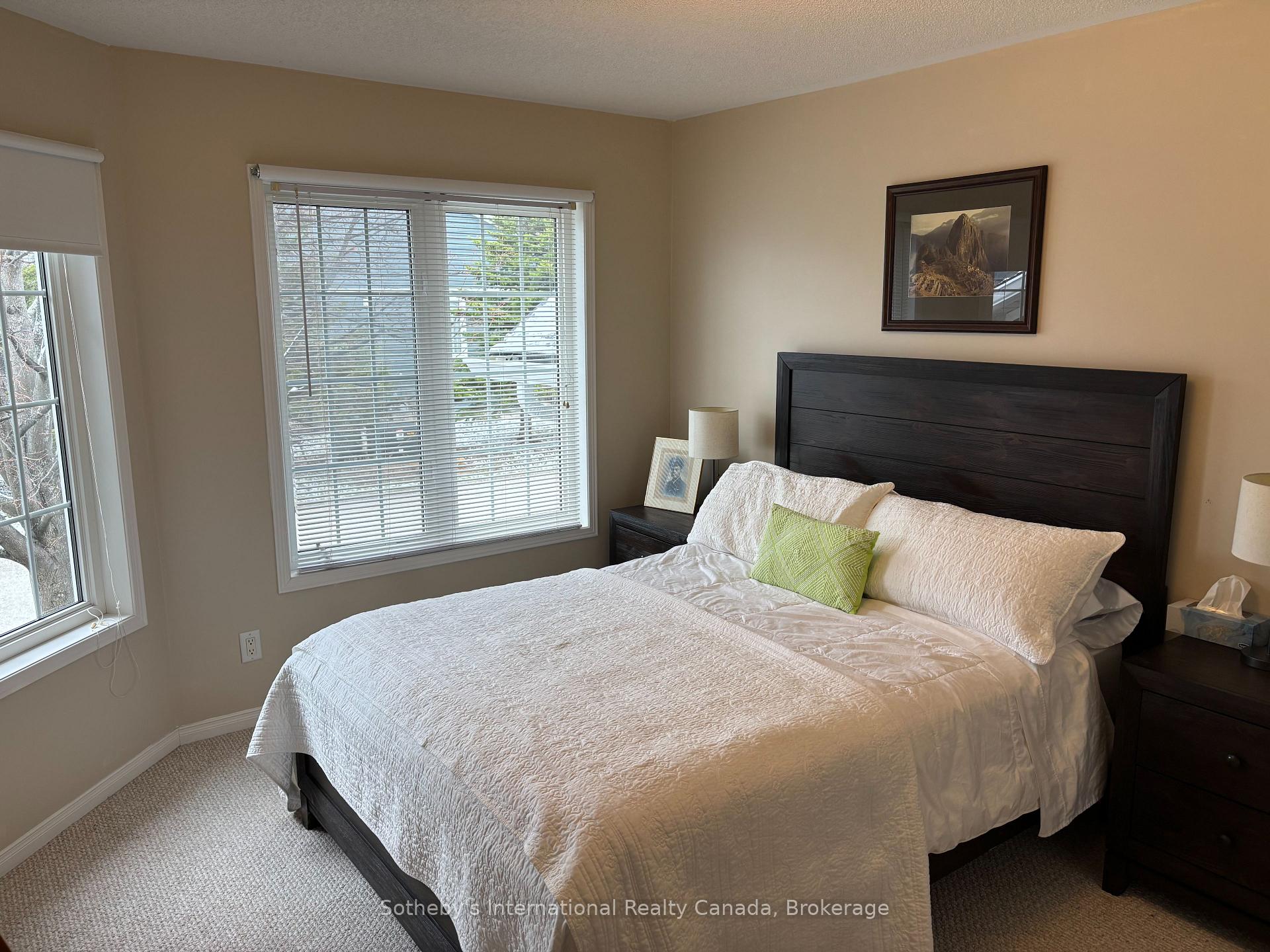 Photo 13 of 64 Green Briar Drive, Collingwood — HOMEH