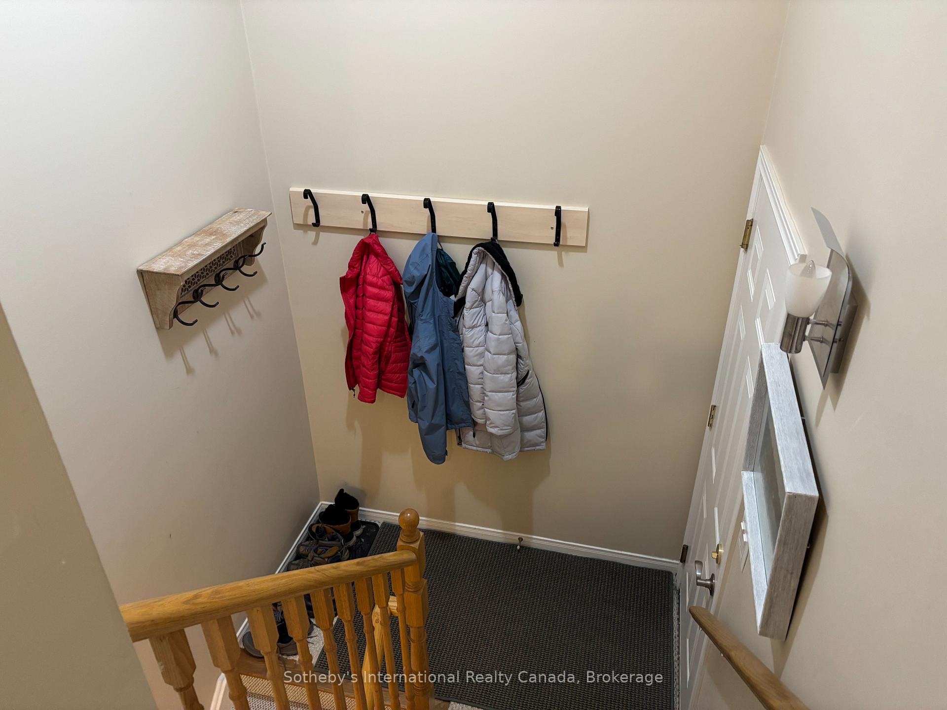 Photo 15 of 64 Green Briar Drive, Collingwood — HOMEH