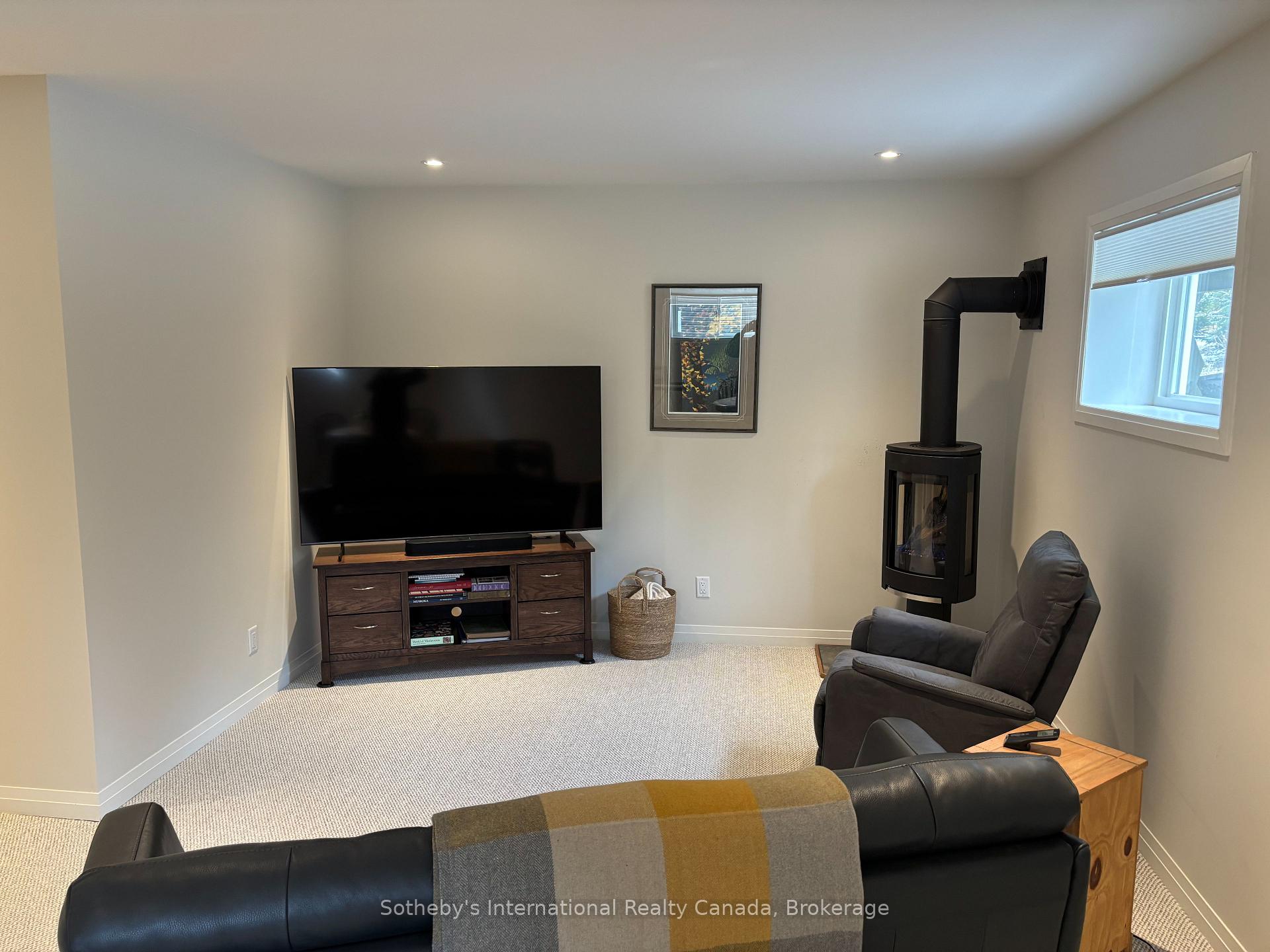 Photo 18 of 64 Green Briar Drive, Collingwood — HOMEH