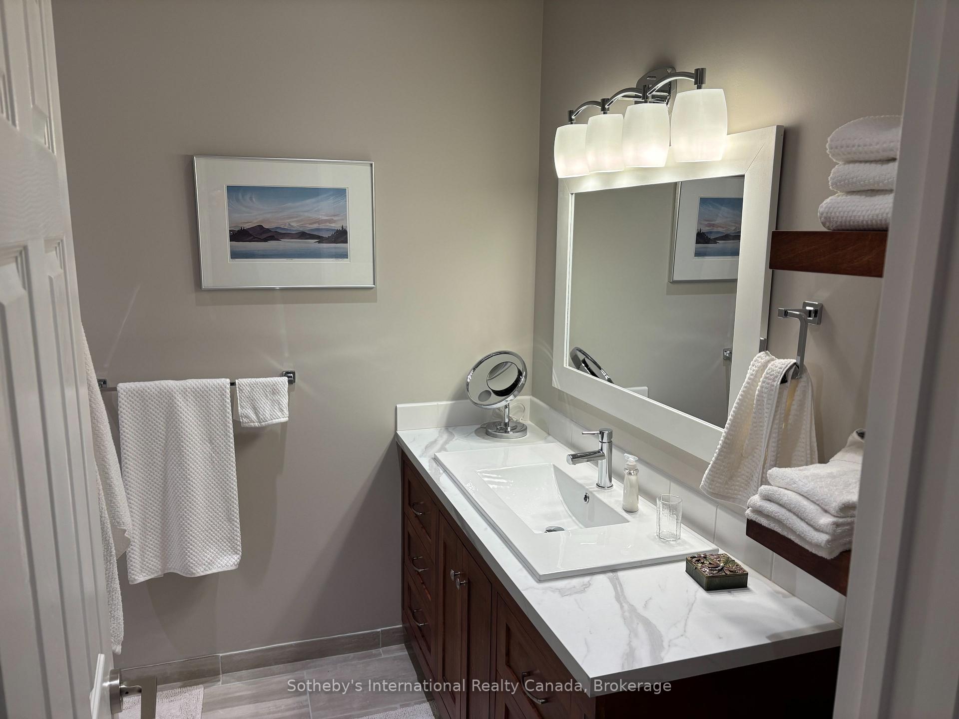Photo 21 of 64 Green Briar Drive, Collingwood — HOMEH