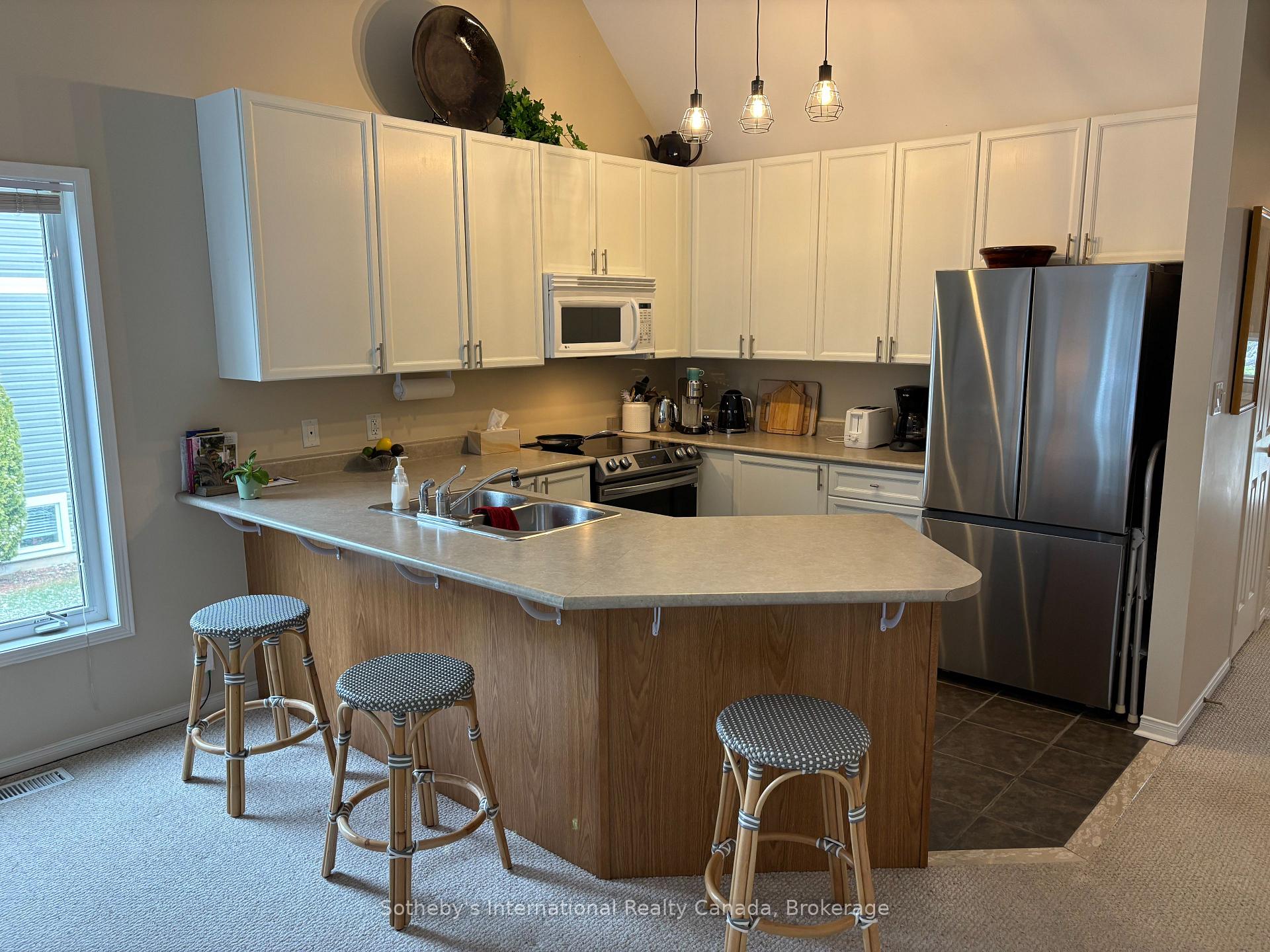 Photo 23 of 64 Green Briar Drive, Collingwood — HOMEH