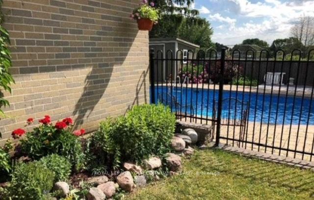 Photo 3 of 93 Hill Drive, Aurora, Aurora Heights — HOMEH