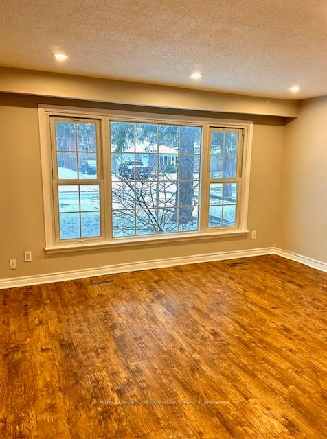 Photo 10 of 93 Hill Drive, Aurora, Aurora Heights — HOMEH