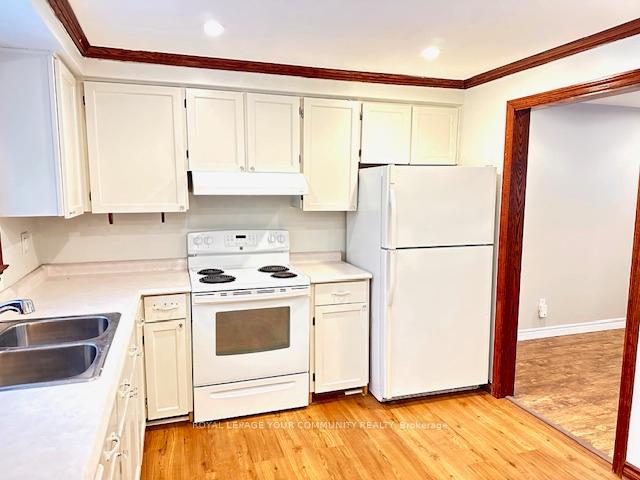 Photo 14 of 93 Hill Drive, Aurora, Aurora Heights — HOMEH