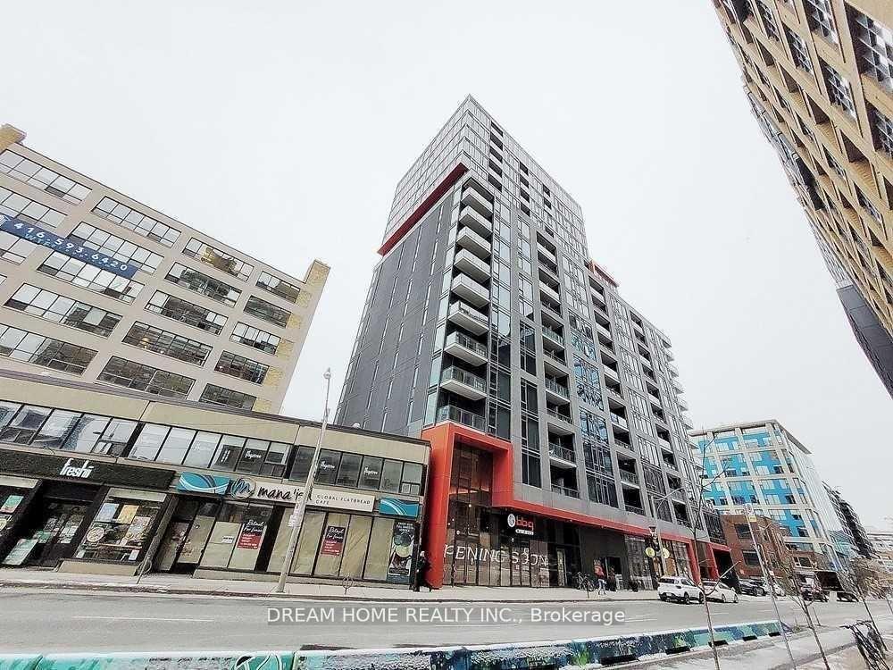 Front of Unit 1601, 435 Richmond Street W