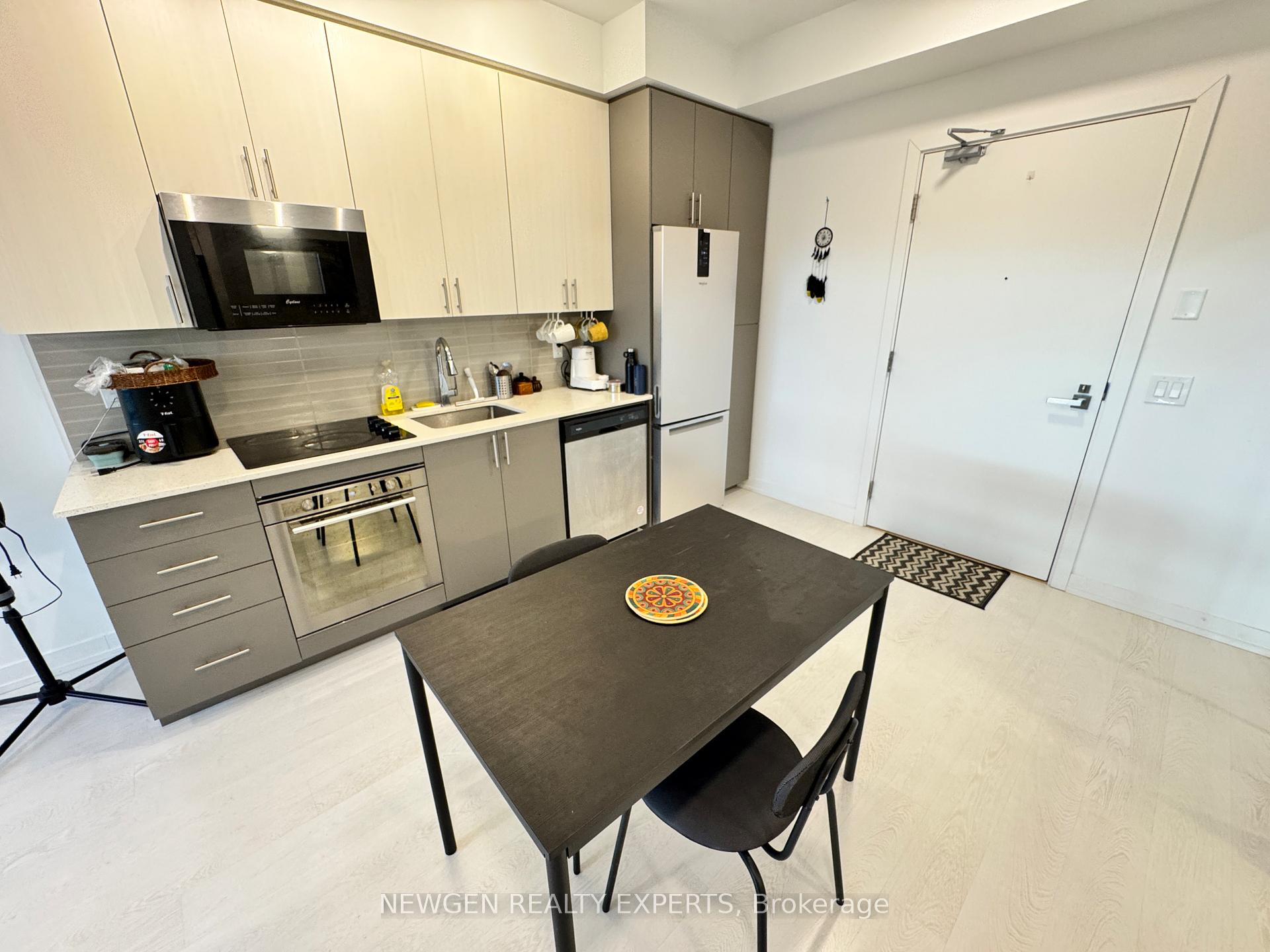 Photo 4 of Unit 604, 415 Main Street W, Hamilton, Kirkendall — HOMEH