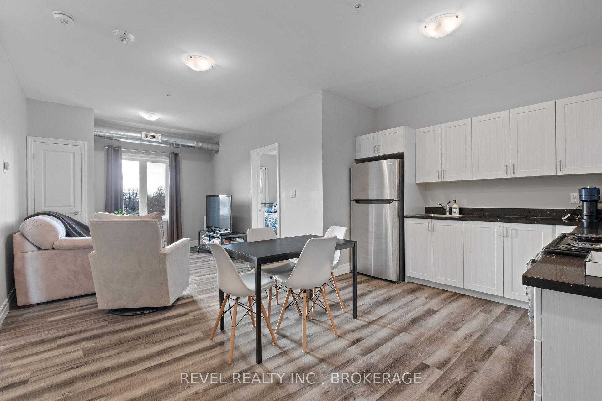 Photo 4 of Unit 404, 501 Frontenac Street, Kingston, East of Sir John A. Blvd — HOMEH