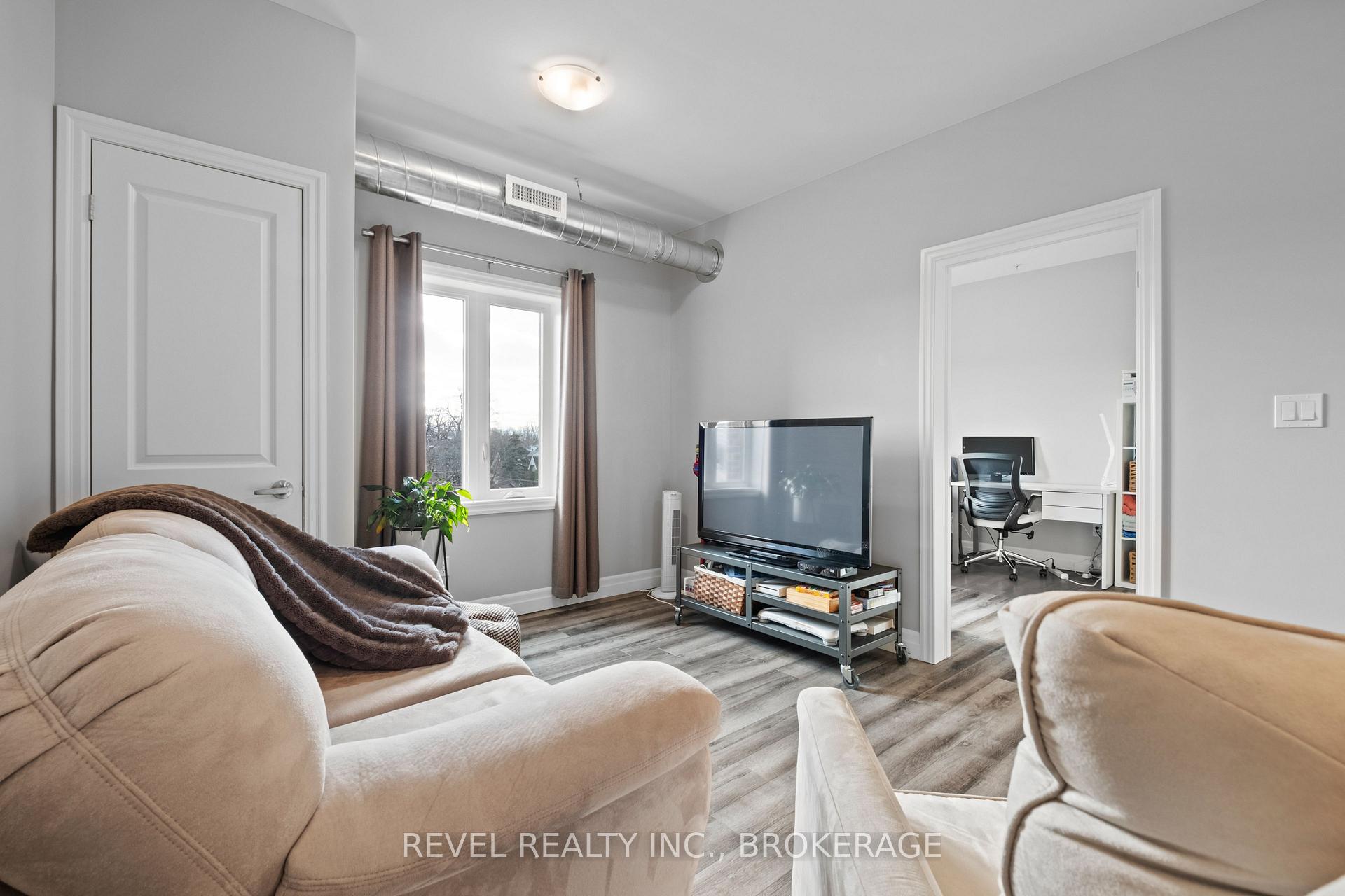 Photo 6 of Unit 404, 501 Frontenac Street, Kingston, East of Sir John A. Blvd — HOMEH