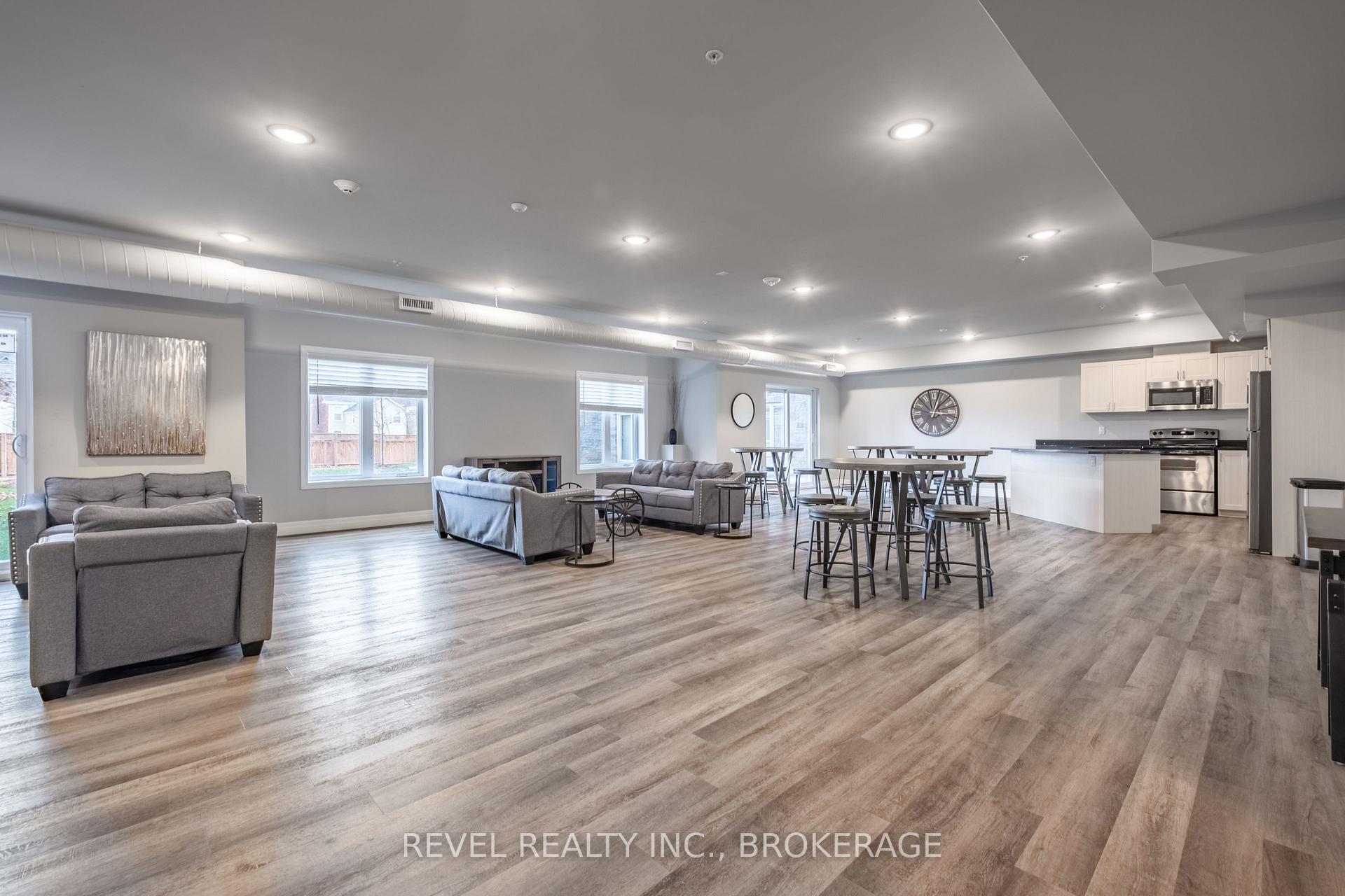 Photo 13 of Unit 404, 501 Frontenac Street, Kingston, East of Sir John A. Blvd — HOMEH