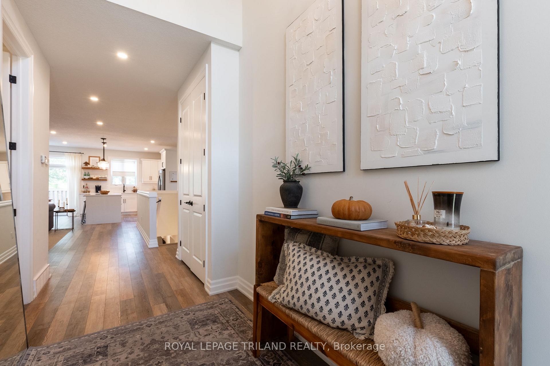 Photo 4 of Unit 407, 9861 Glendon Drive, Middlesex Centre, Rural Middlesex Centre — HOMEH