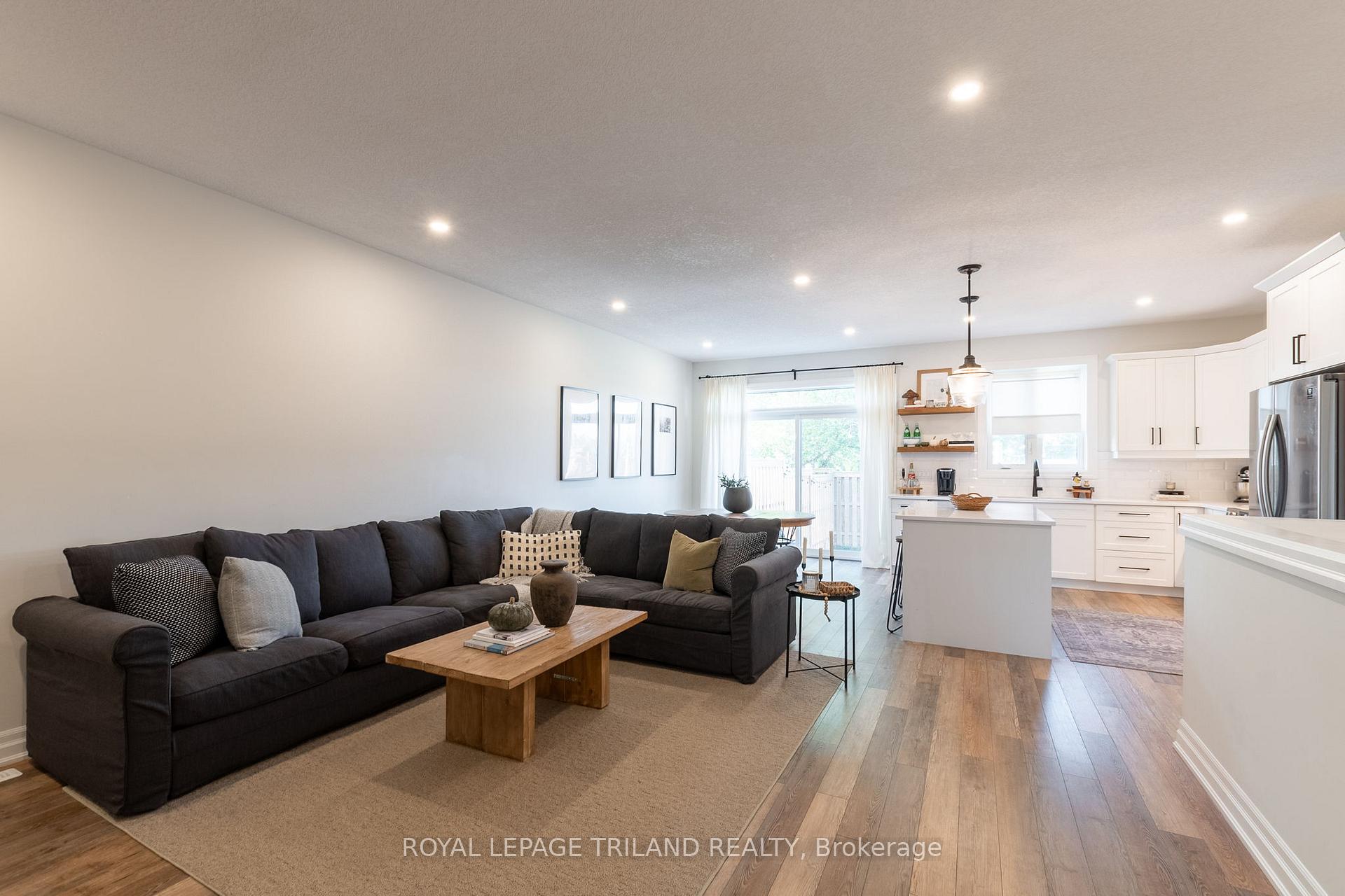 Photo 6 of Unit 407, 9861 Glendon Drive, Middlesex Centre, Rural Middlesex Centre — HOMEH