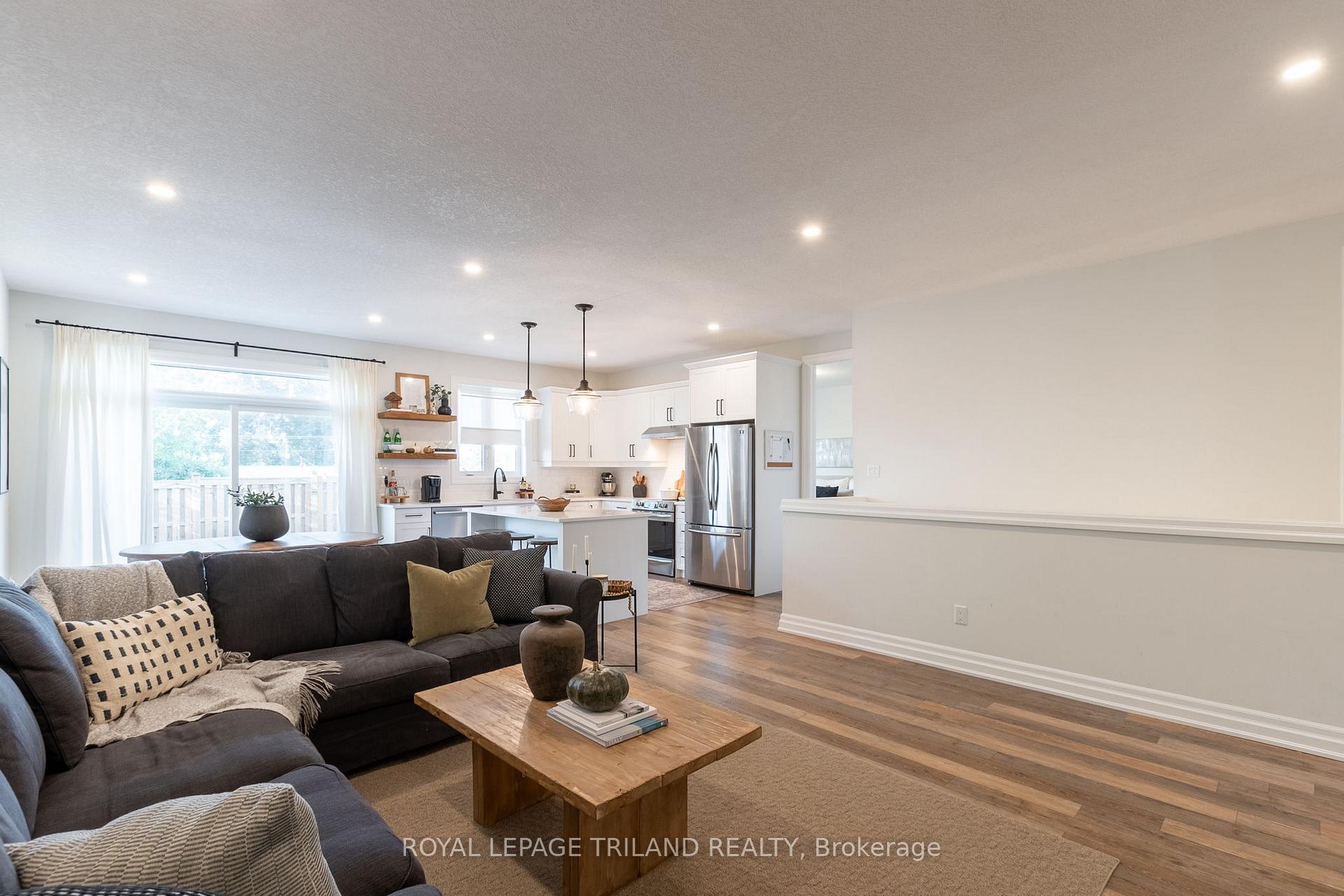 Photo 8 of Unit 407, 9861 Glendon Drive, Middlesex Centre, Rural Middlesex Centre — HOMEH