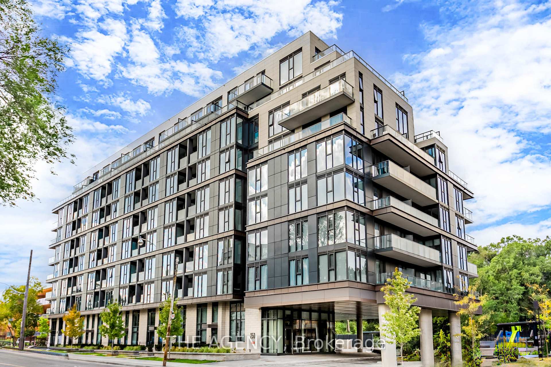 Front of Unit 204, 250 Lawrence Avenue W