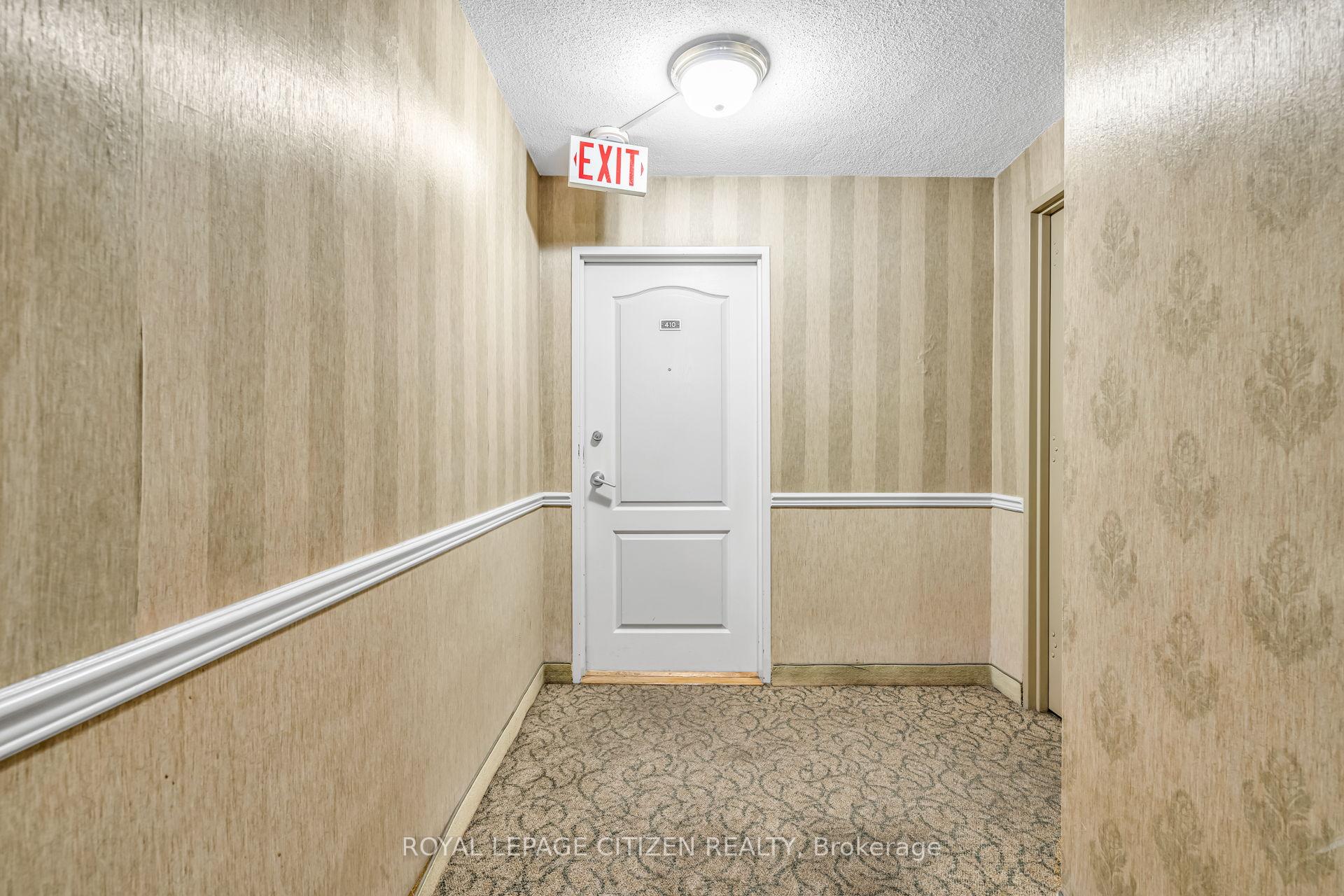 Photo 2 of Unit 410, 61 Richview Road, Etobicoke, Humber Heights — HOMEH