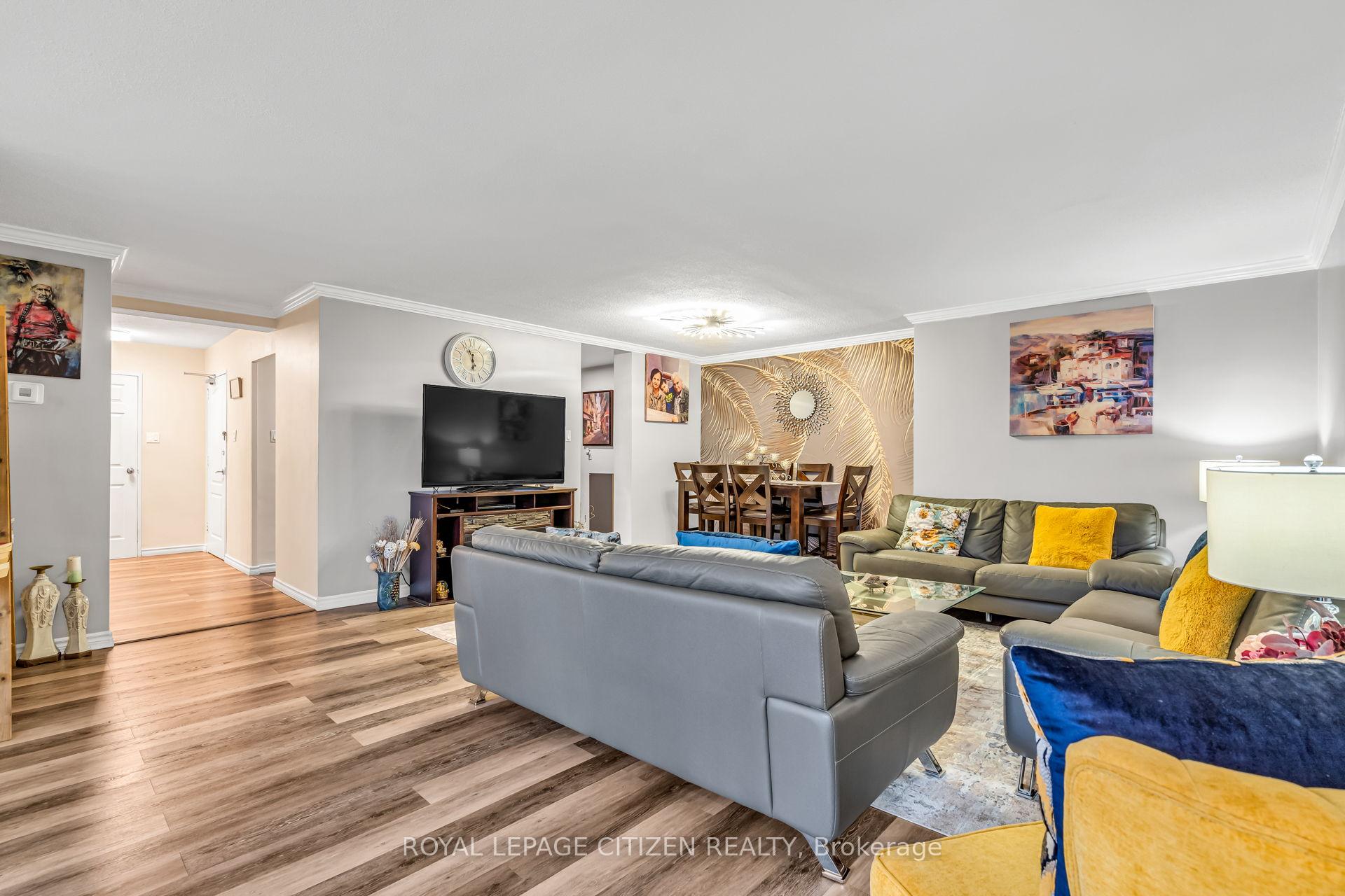 Photo 4 of Unit 410, 61 Richview Road, Etobicoke, Humber Heights — HOMEH