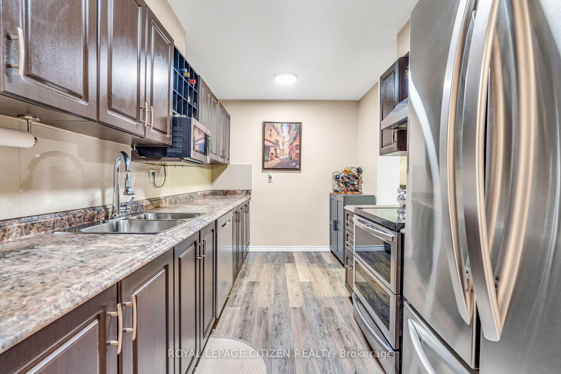 Photo 8 of Unit 410, 61 Richview Road, Etobicoke, Humber Heights — HOMEH