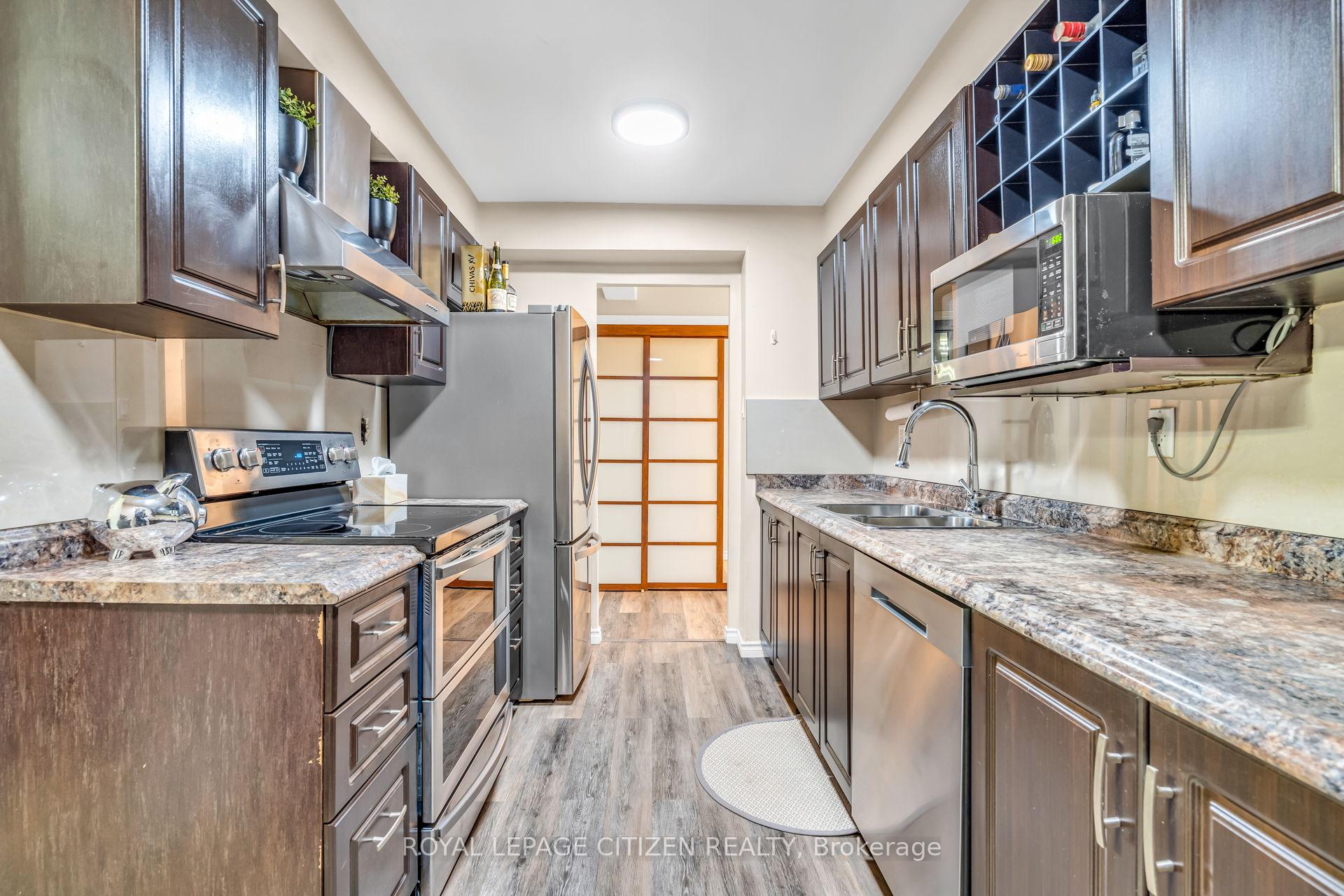 Photo 9 of Unit 410, 61 Richview Road, Etobicoke, Humber Heights — HOMEH