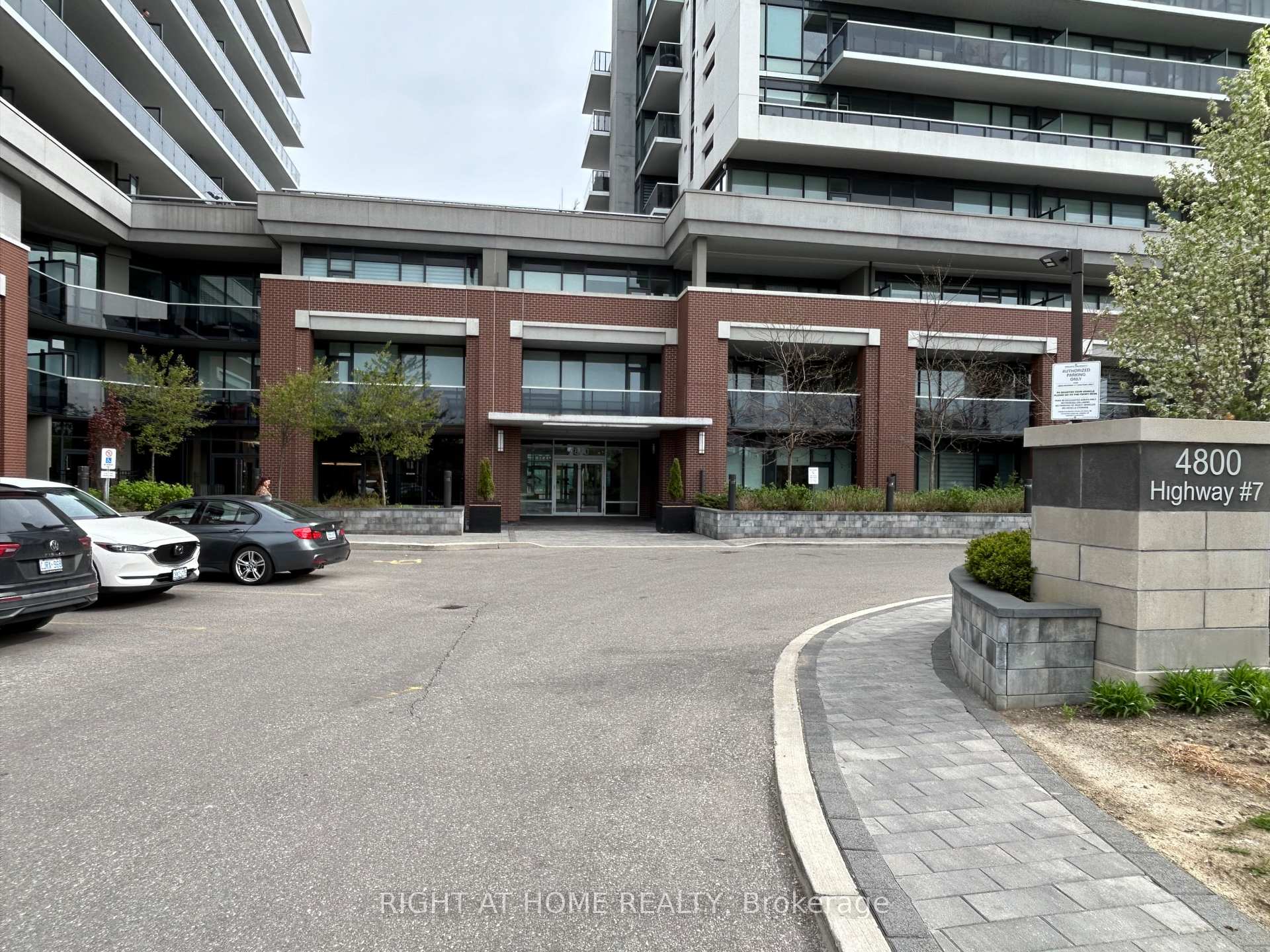 Photo 2 of Unit #511, 4800 Highway 7, Vaughan, East Woodbridge — HOMEH