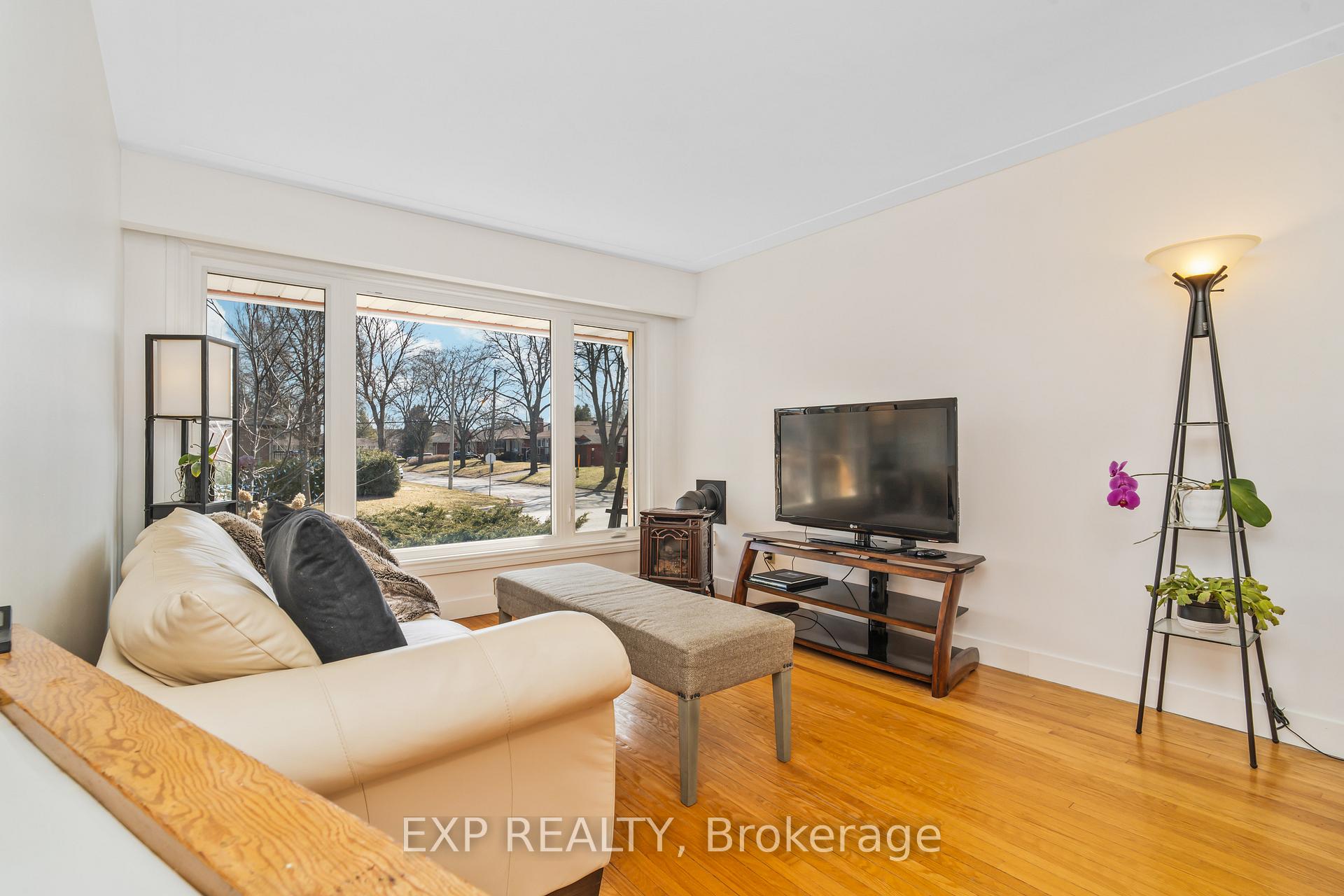 Photo 6 of 899 Pleasant Park Road, Ottawa, Elmvale Acres — HOMEH