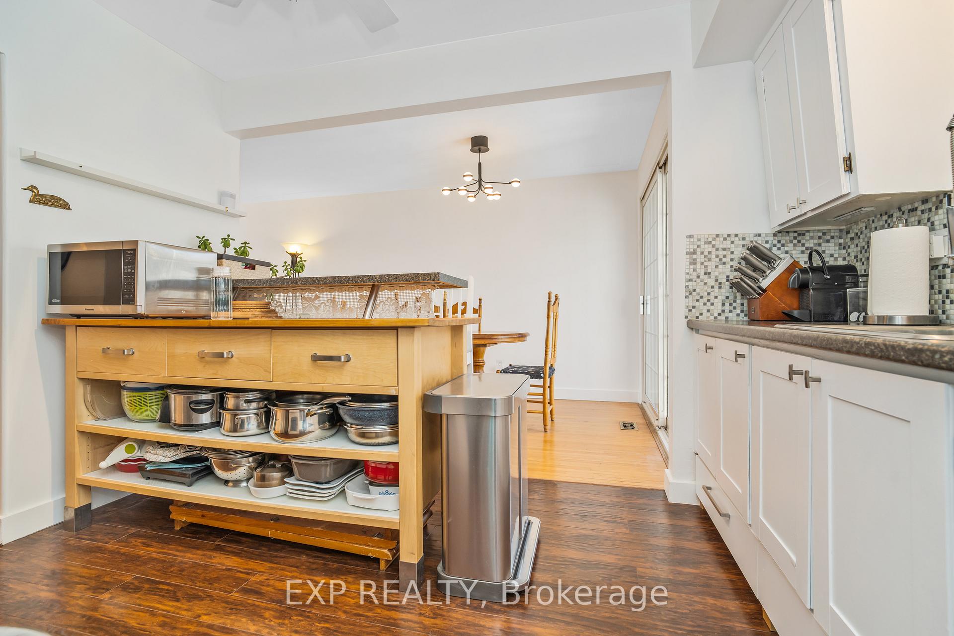 Photo 9 of 899 Pleasant Park Road, Ottawa, Elmvale Acres — HOMEH
