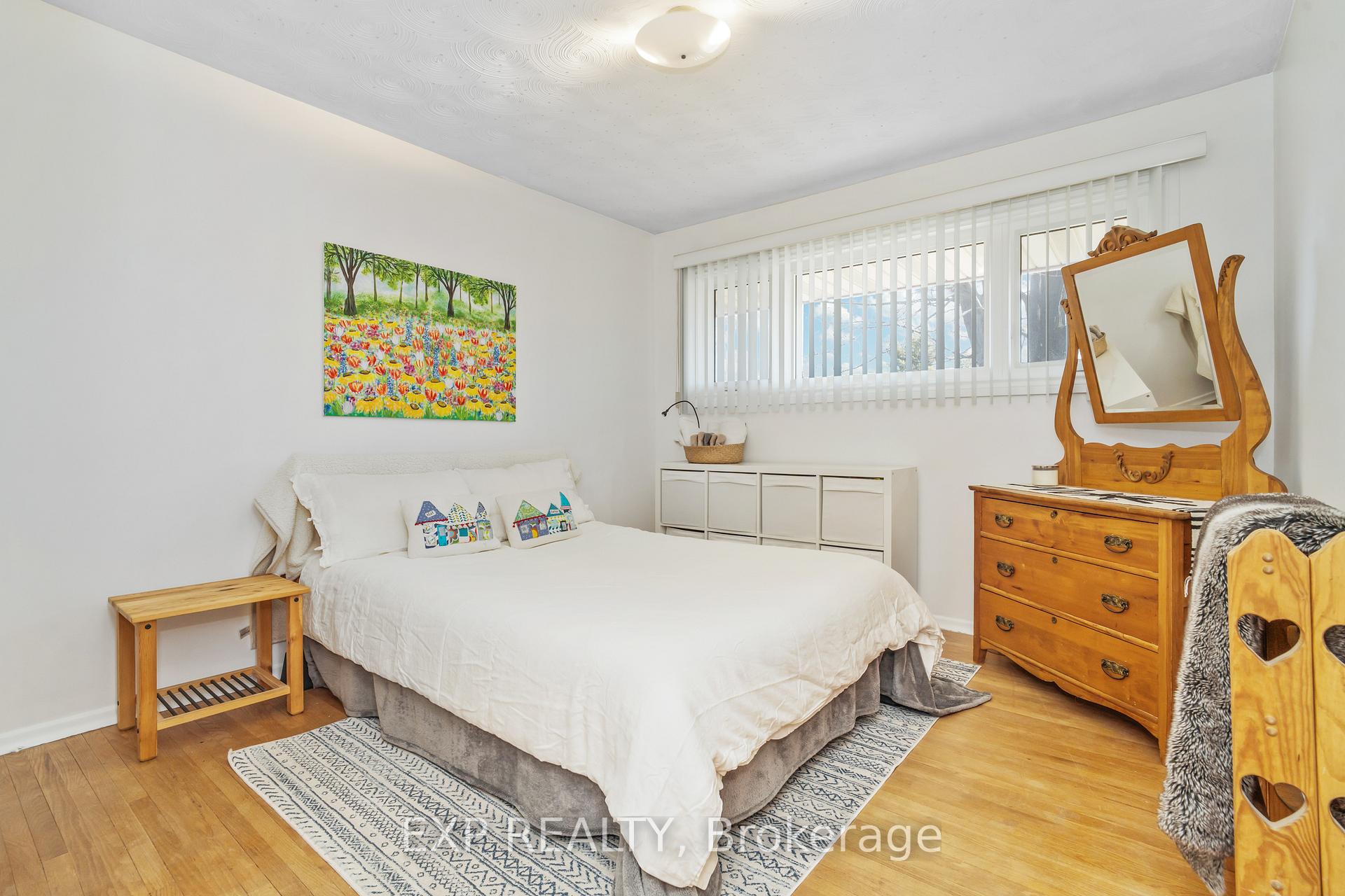 Photo 12 of 899 Pleasant Park Road, Ottawa, Elmvale Acres — HOMEH
