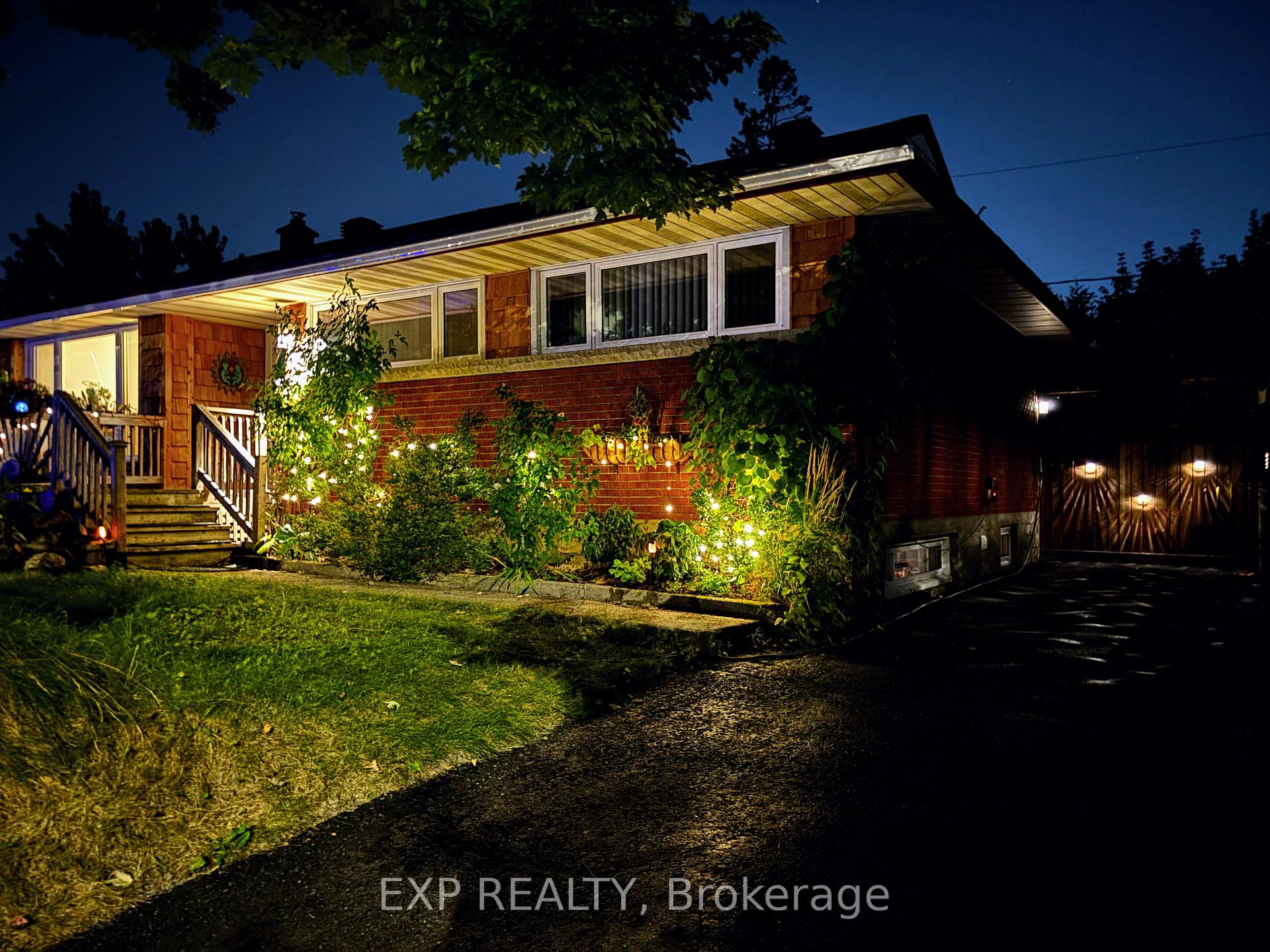Photo 40 of 899 Pleasant Park Road, Ottawa, Elmvale Acres — HOMEH