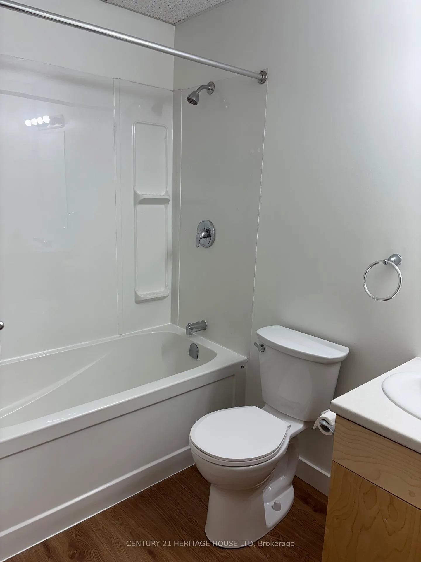 Photo 7 of Unit 210, 50 Scott Street, St. Thomas — HOMEH