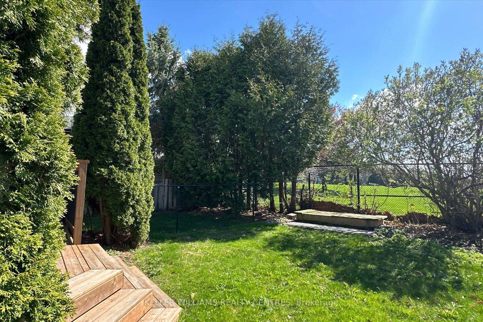 Photo 17 of 126 Primeau Drive, Aurora, Aurora Grove — HOMEH