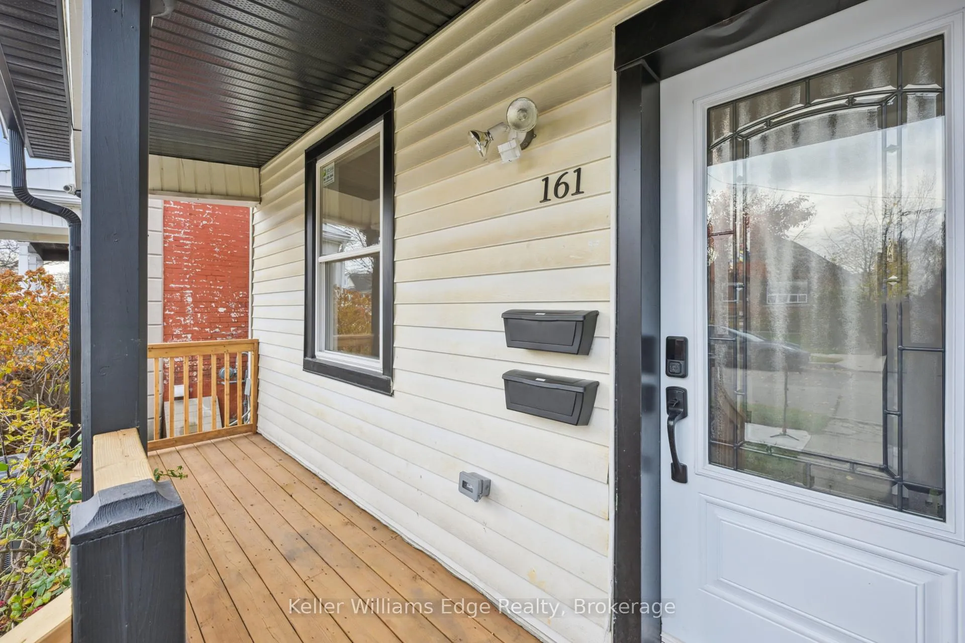 Photo 4 of 161 Weir Street N, Hamilton, Homeside — HOMEH