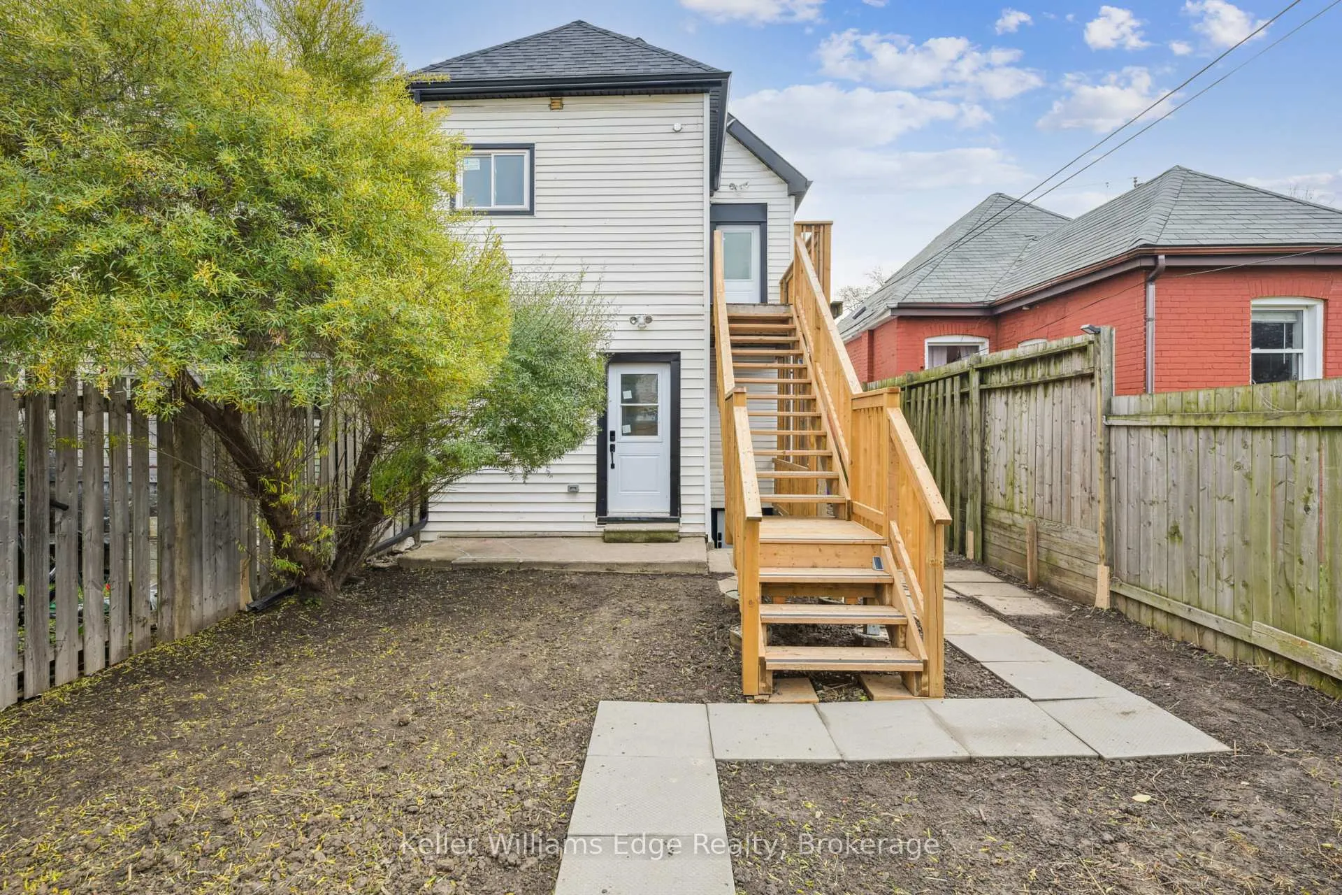 Photo 25 of 161 Weir Street N, Hamilton, Homeside — HOMEH