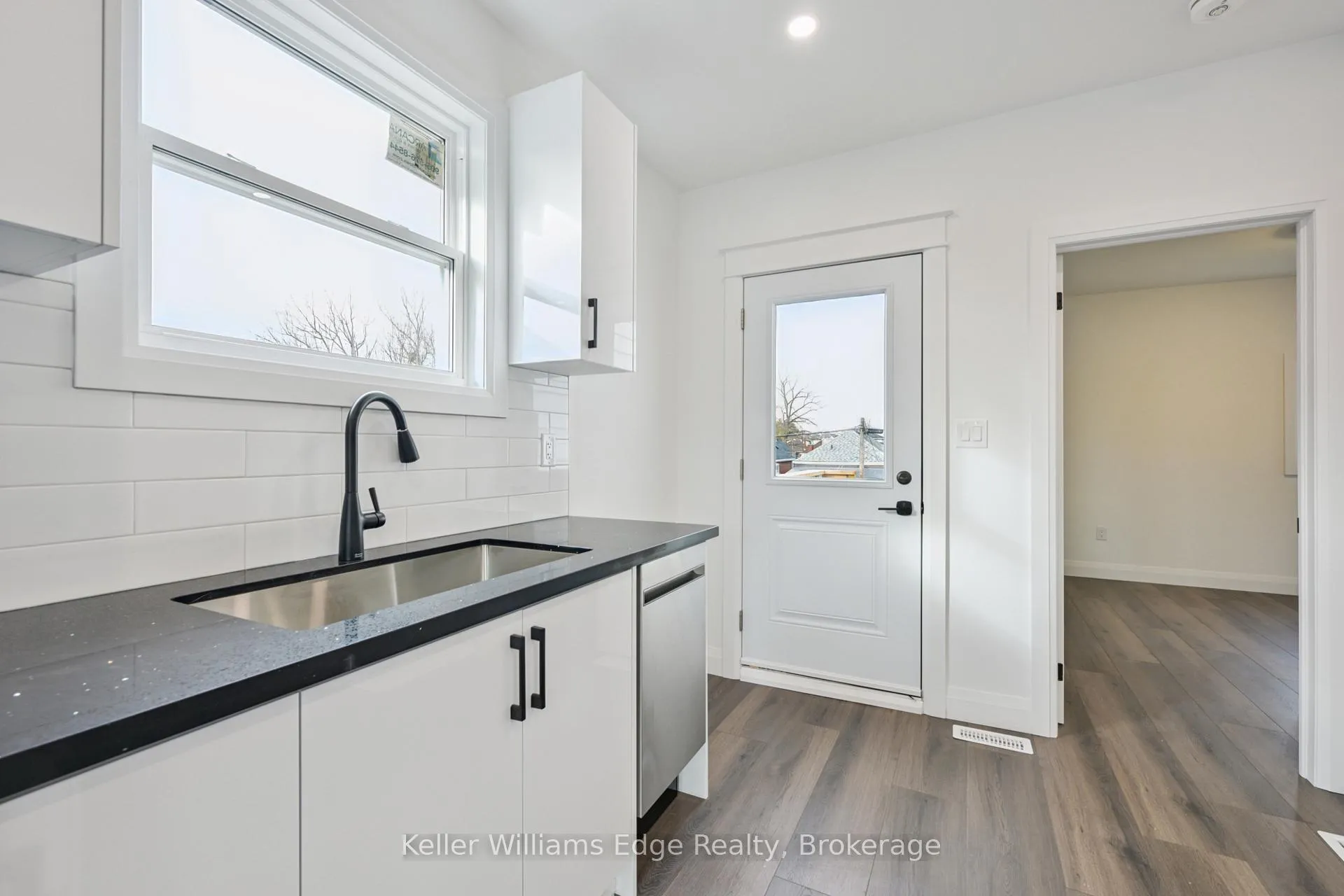Photo 28 of 161 Weir Street N, Hamilton, Homeside — HOMEH