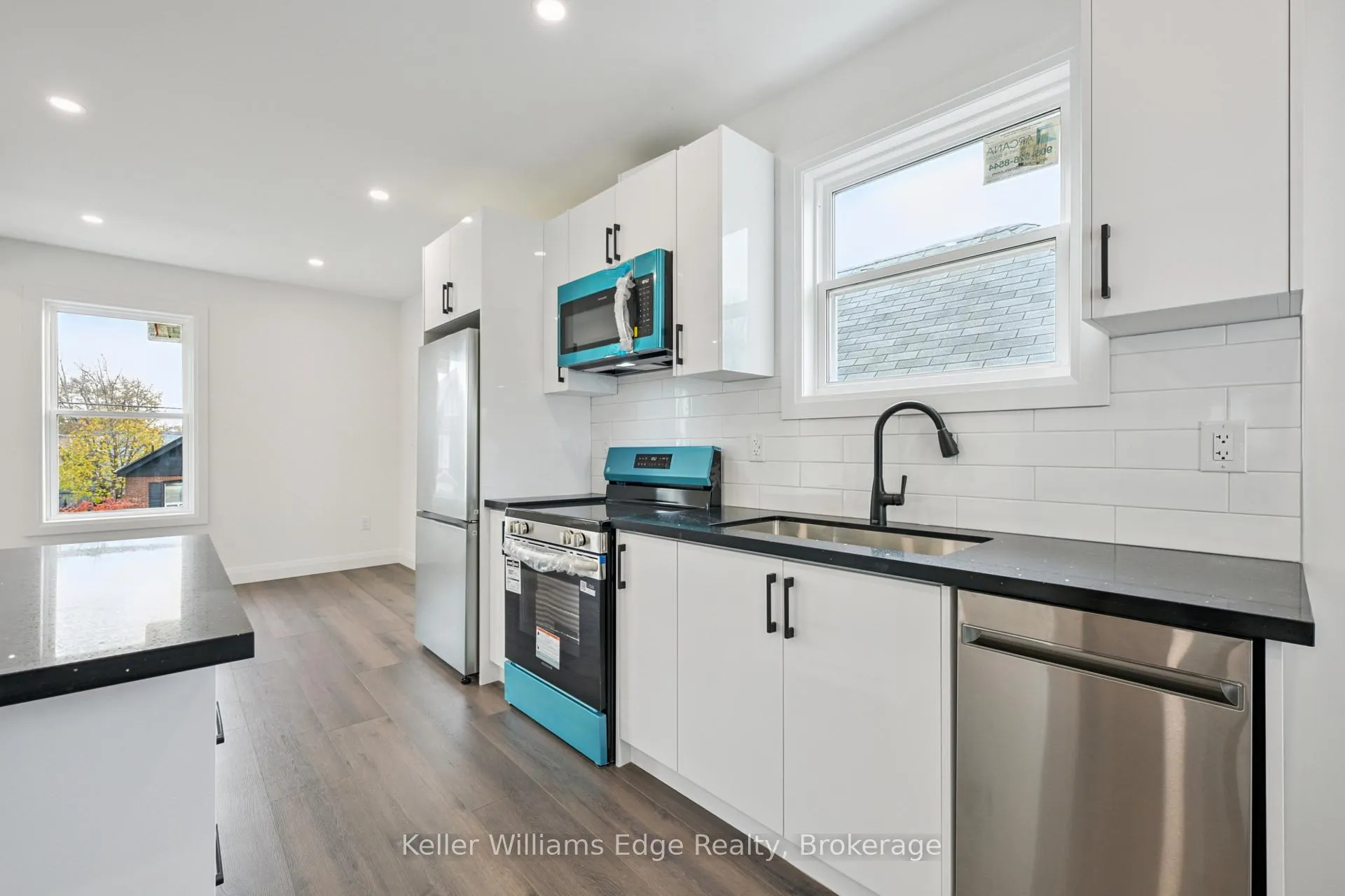 Photo 29 of 161 Weir Street N, Hamilton, Homeside — HOMEH
