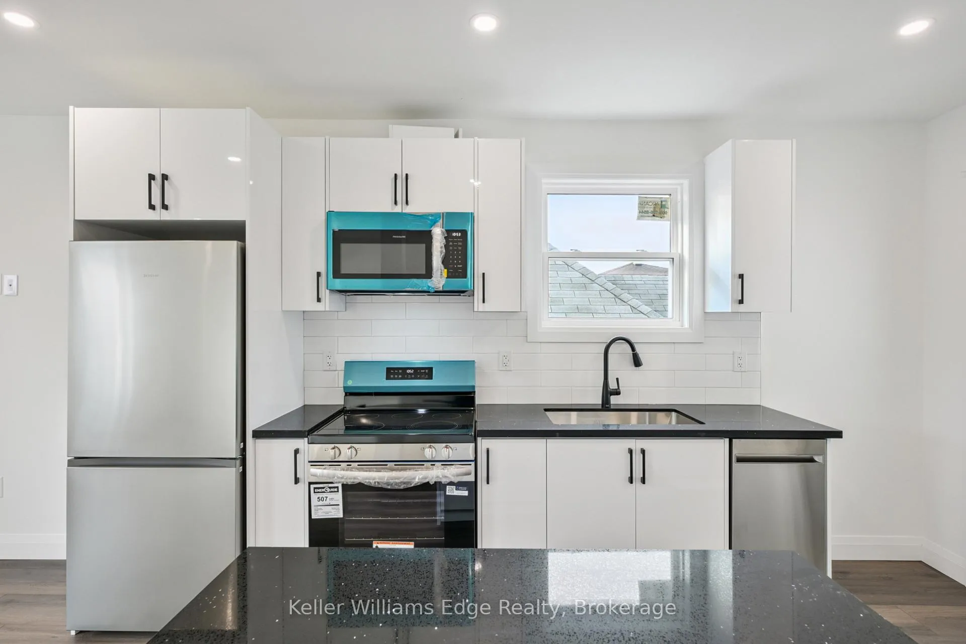 Photo 31 of 161 Weir Street N, Hamilton, Homeside — HOMEH