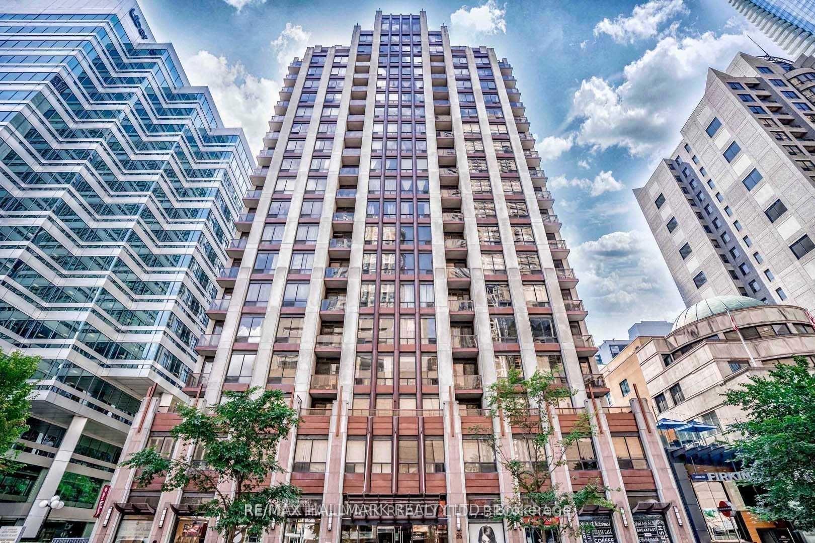 Front of Unit 401, 85 Bloor Street E