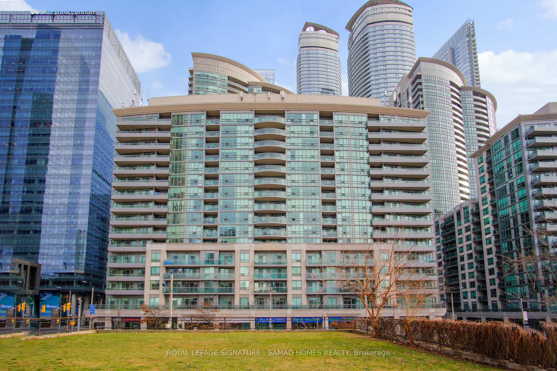 Front of Unit 1915, 51 Lower Simcoe Street