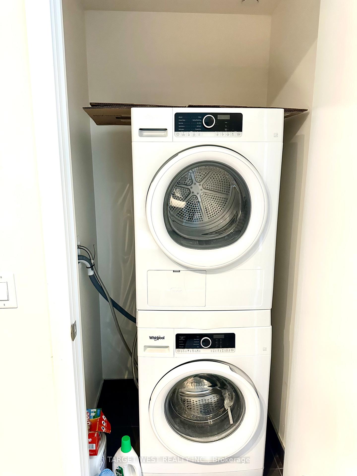 Photo 3 of Unit 421, 212 King William Street E, Hamilton, Beasley — HOMEH
